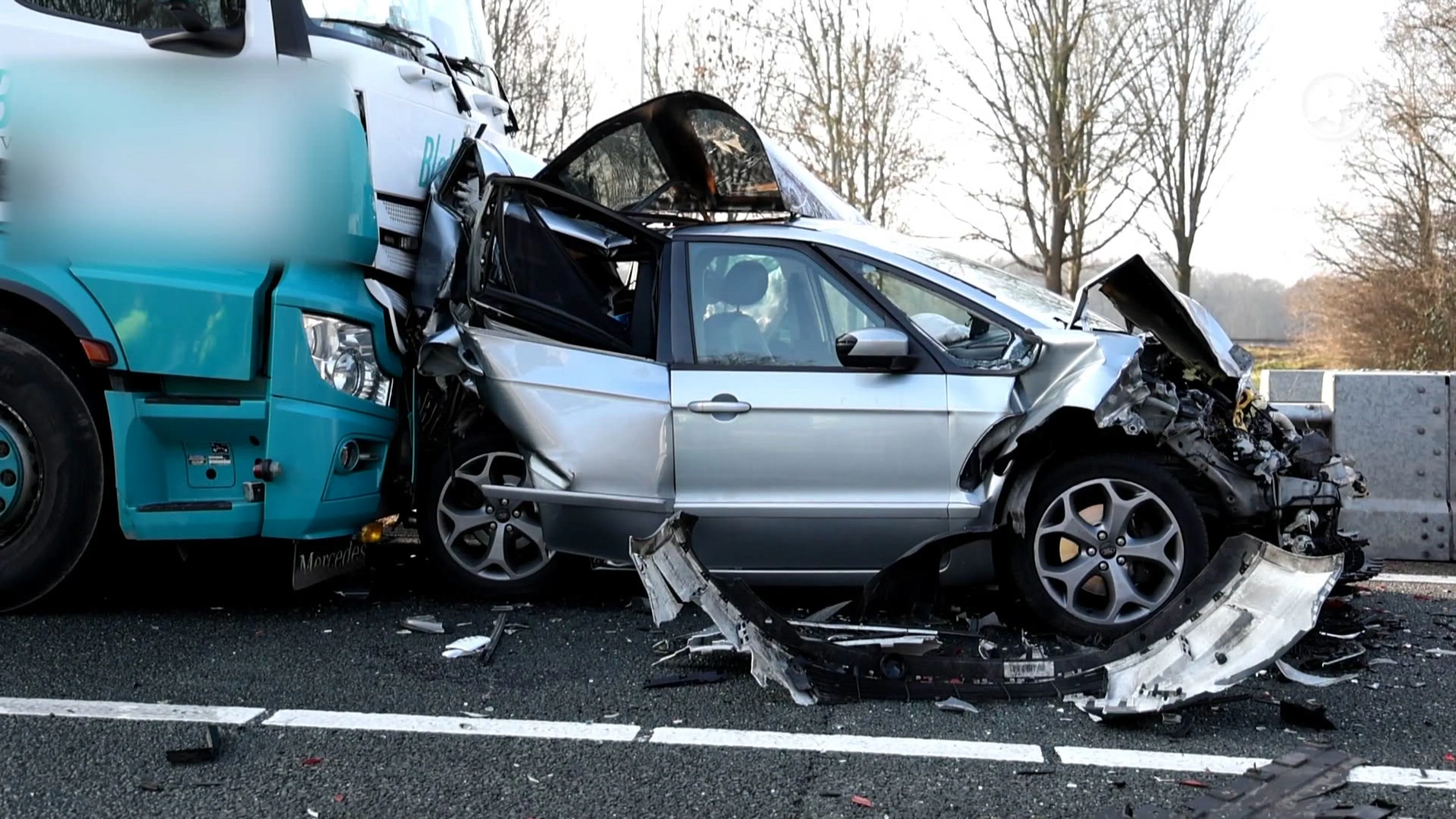 Ongeval met vier voertuigen op A22, meerdere gewonden