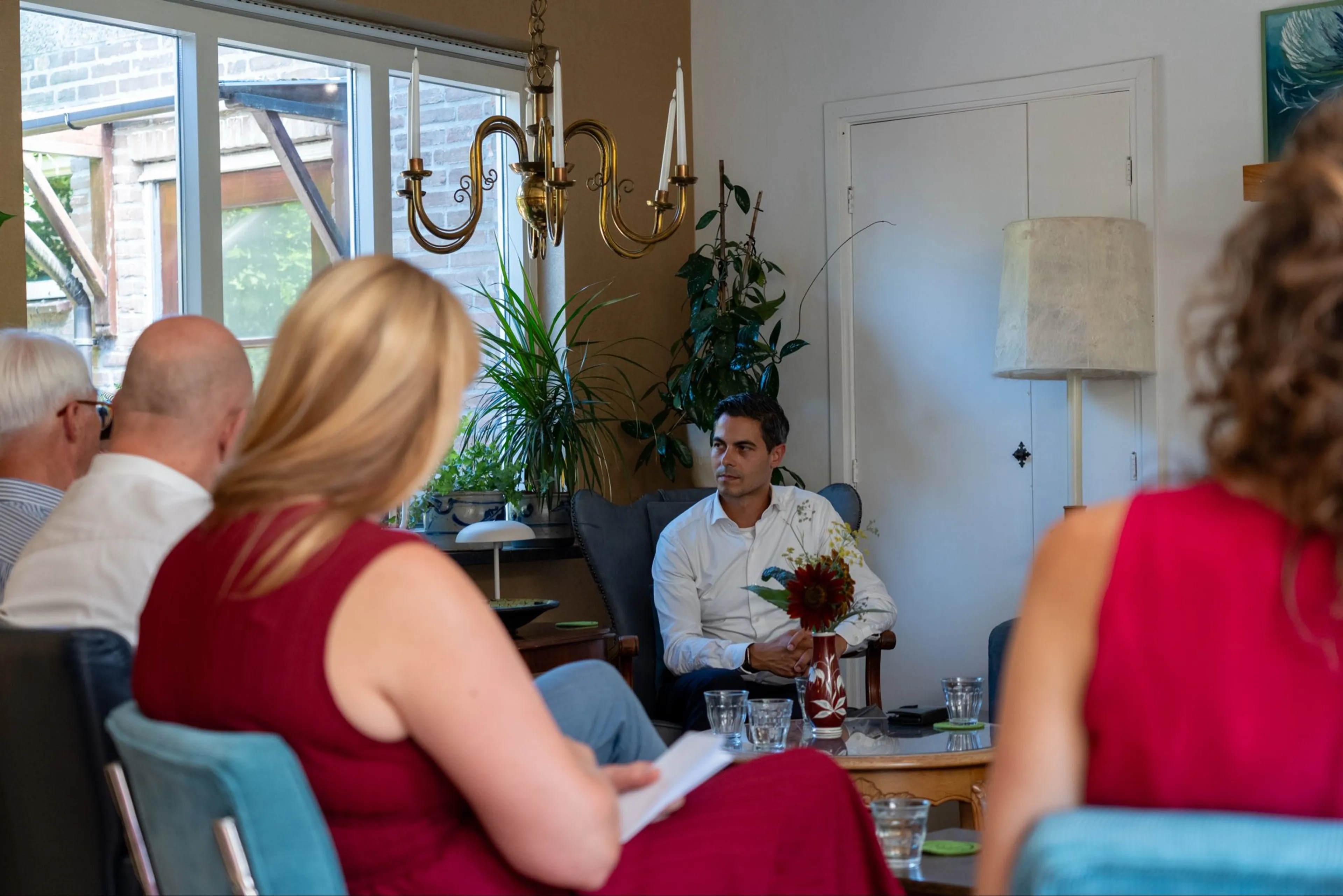 Jetten bezoekt Engelen na anti-azc-bekladdingen: 'Voor intimidatie is geen plaats'