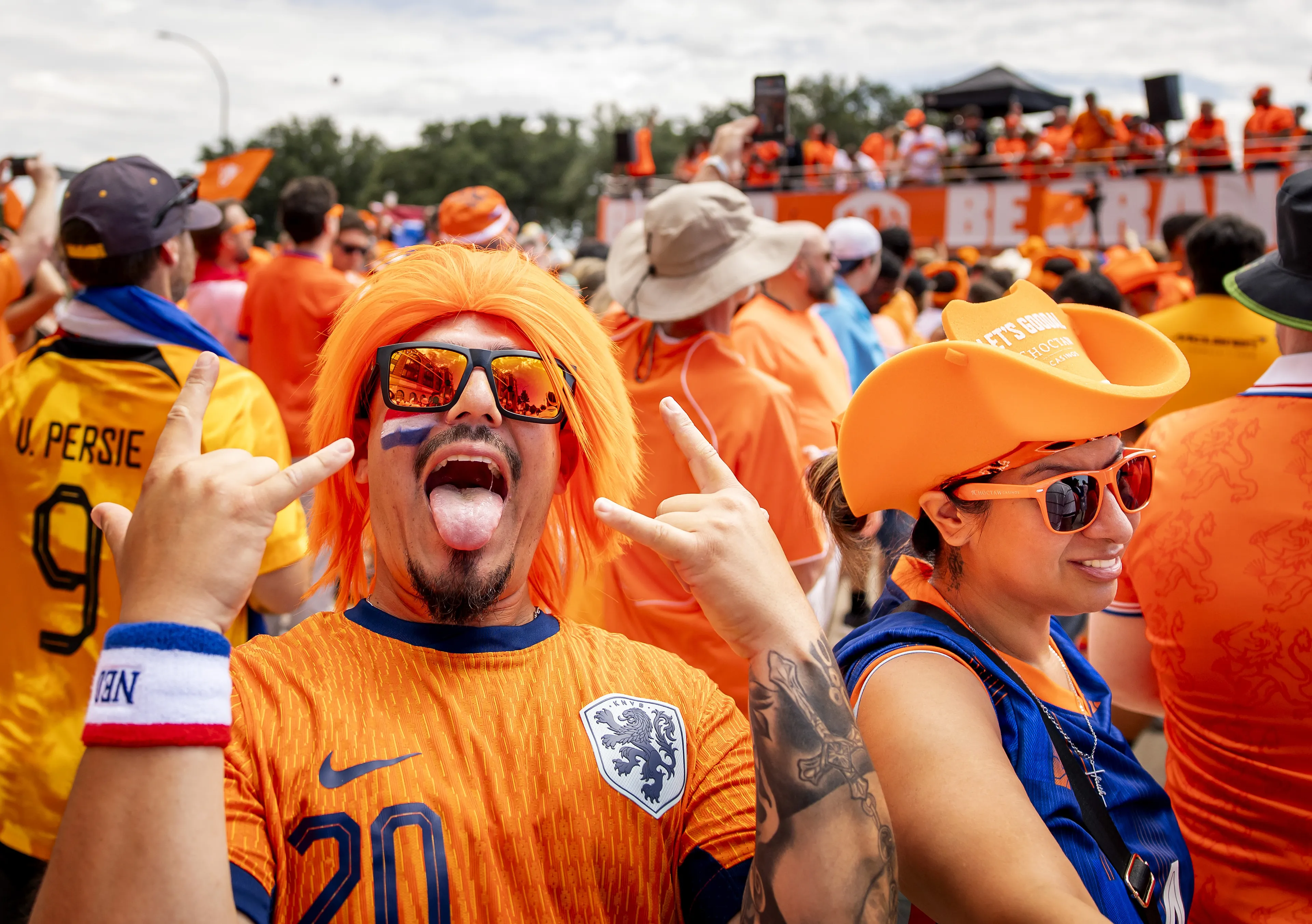 Groot feest voorafgaand aan WK-match: Oranje-supporters zetten Dallas op z'n kop