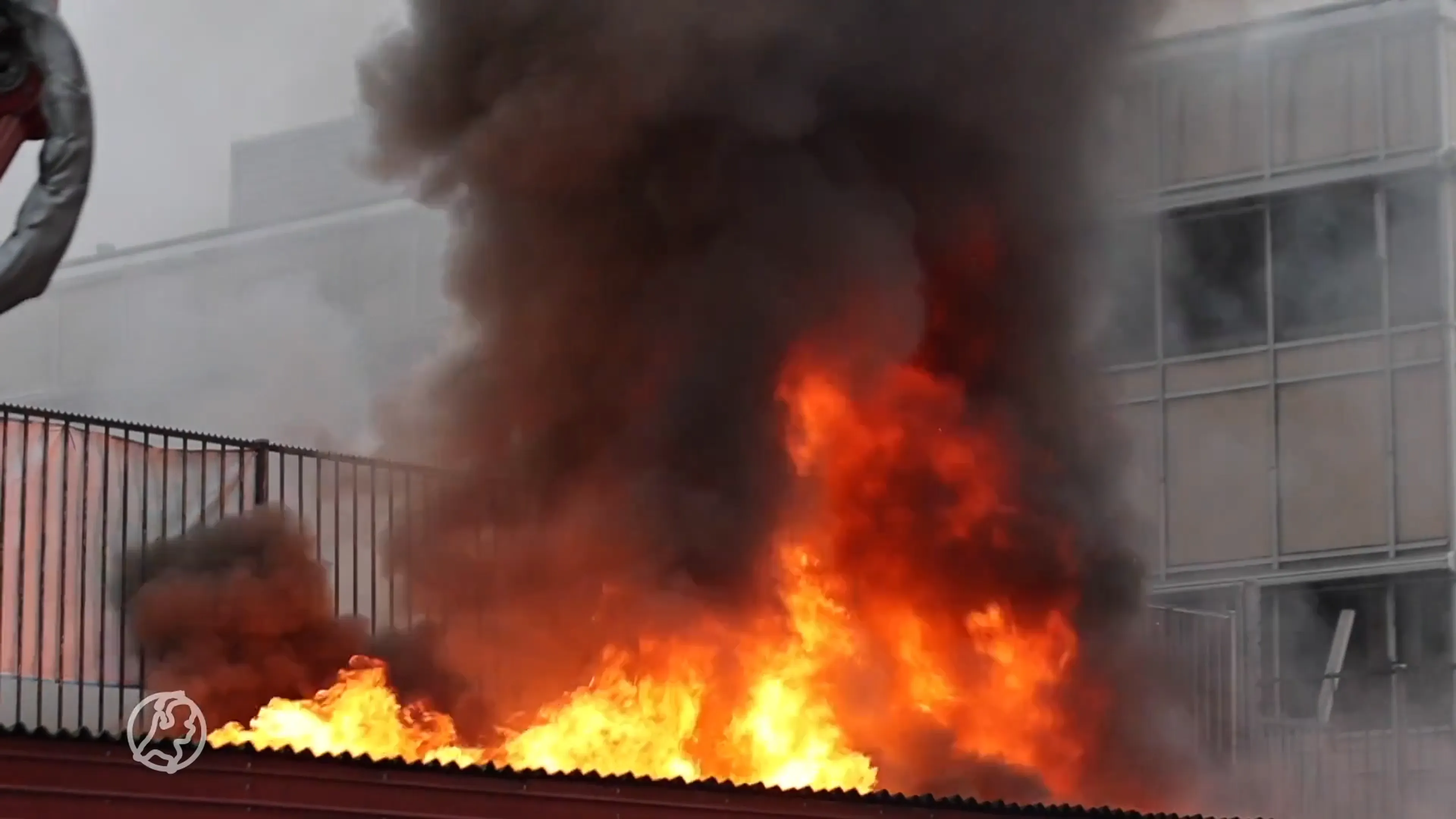 Grote brand in kantoorpand Rijswijk, A4 afgesloten