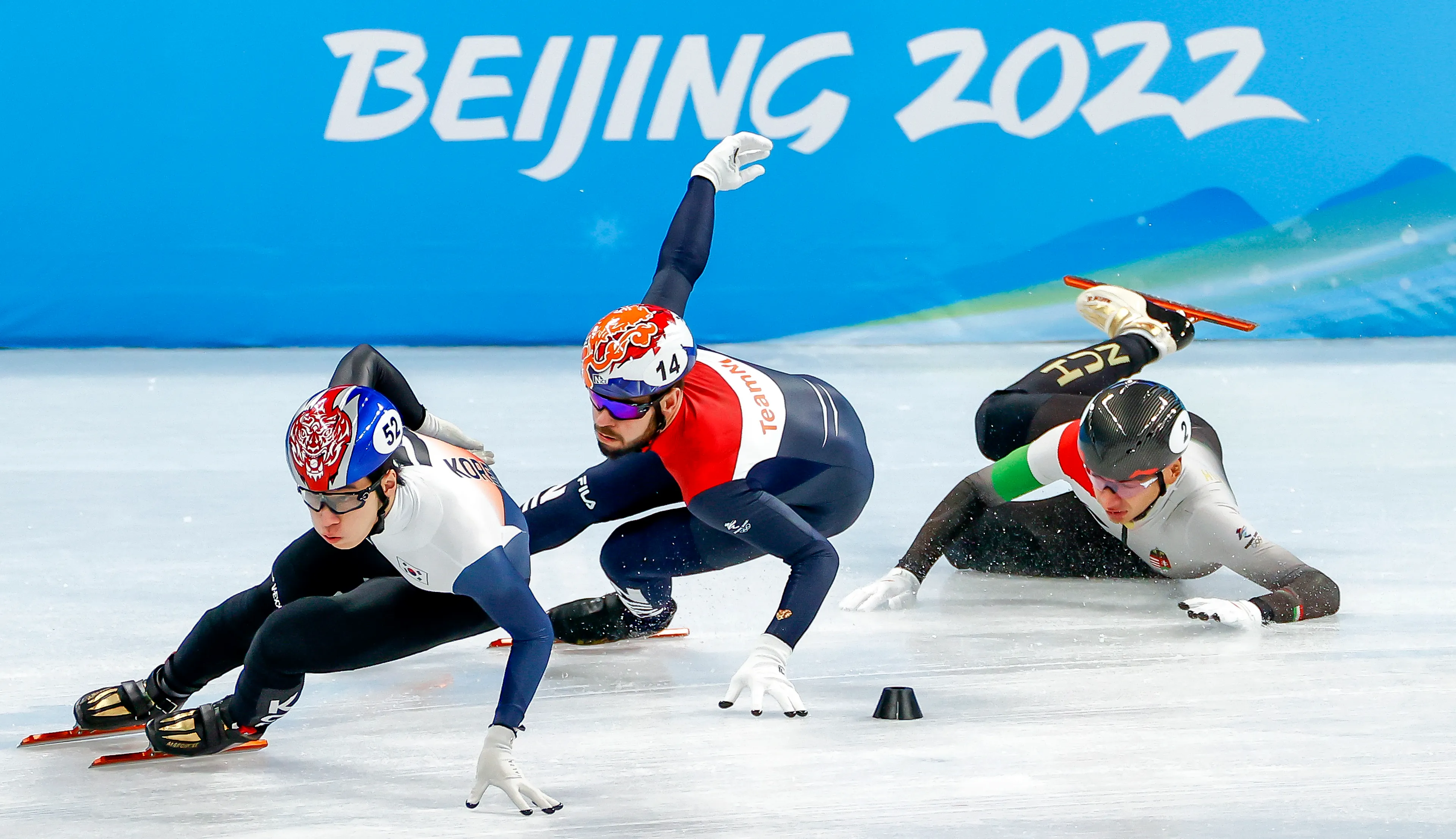 Geen medaille voor Nederland op 1500 meter shorttrack: Knegt gediskwalificeerd