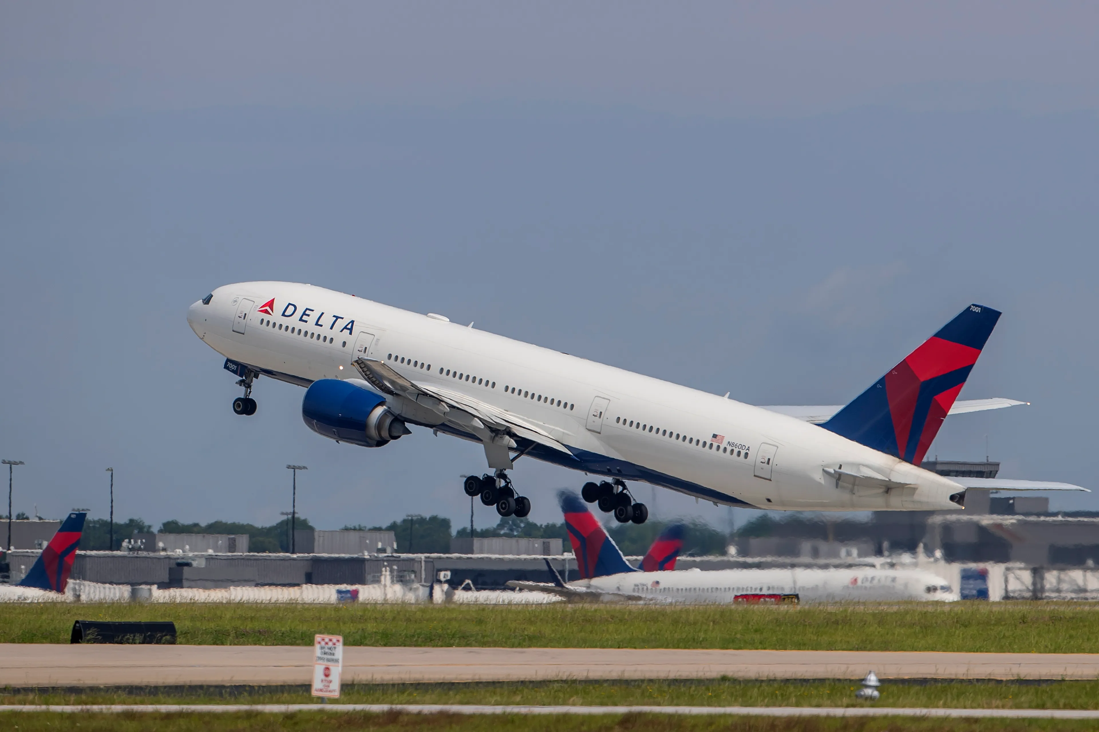 Vliegtuig keert terug en maakt voorzorgslanding op Schiphol