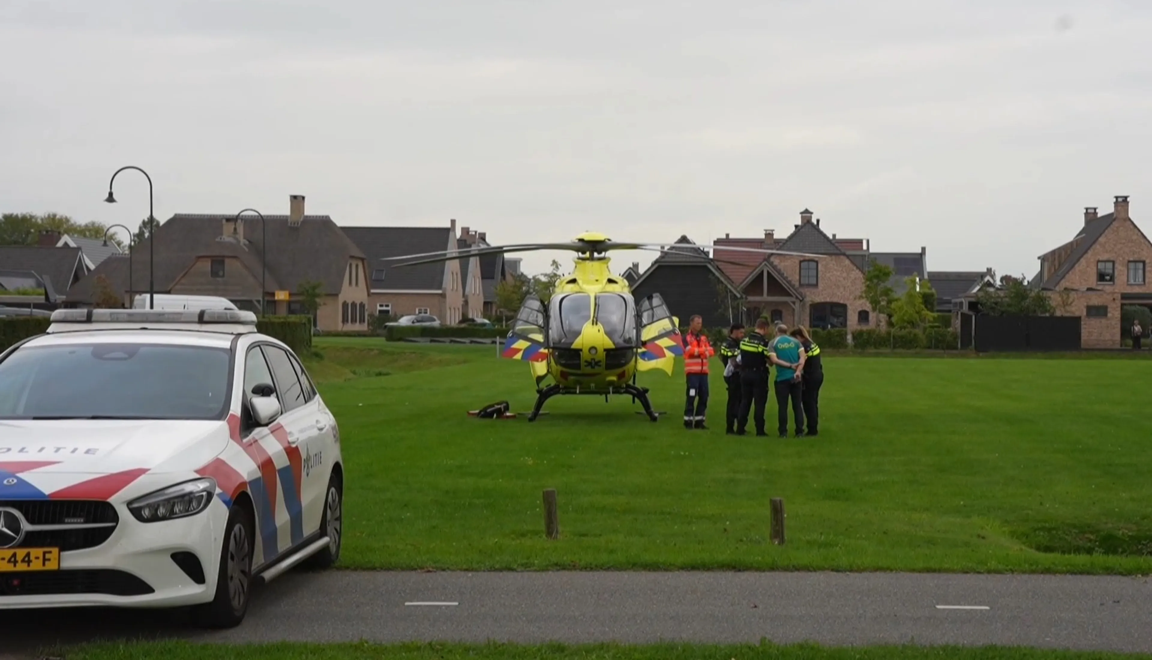 Jong kind aangereden op bedrijventerrein in Veen, meegenomen door traumaheli
