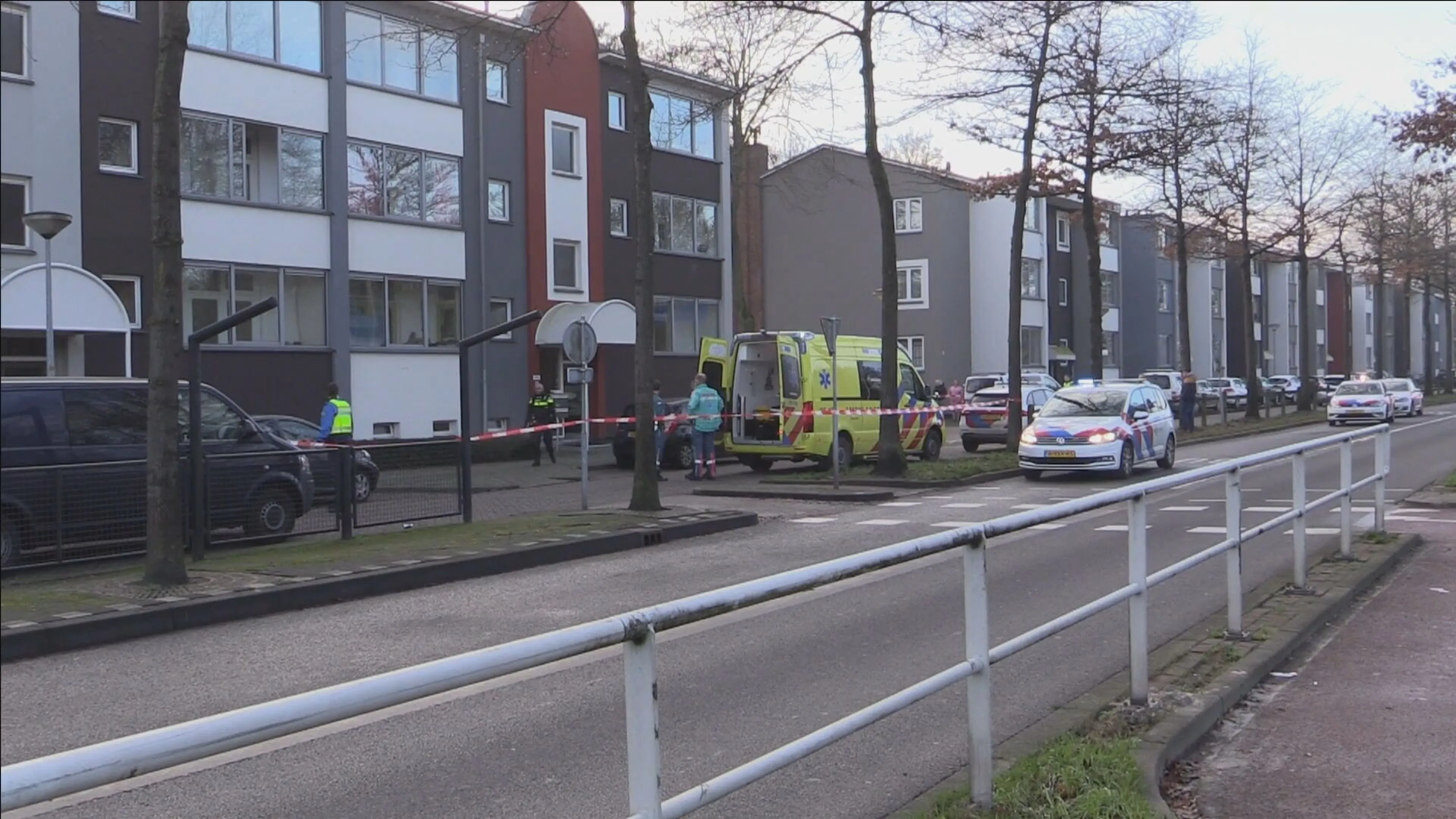 Dode (22) en gewonde bij steekpartij in Almelo, één verdachte aangehouden