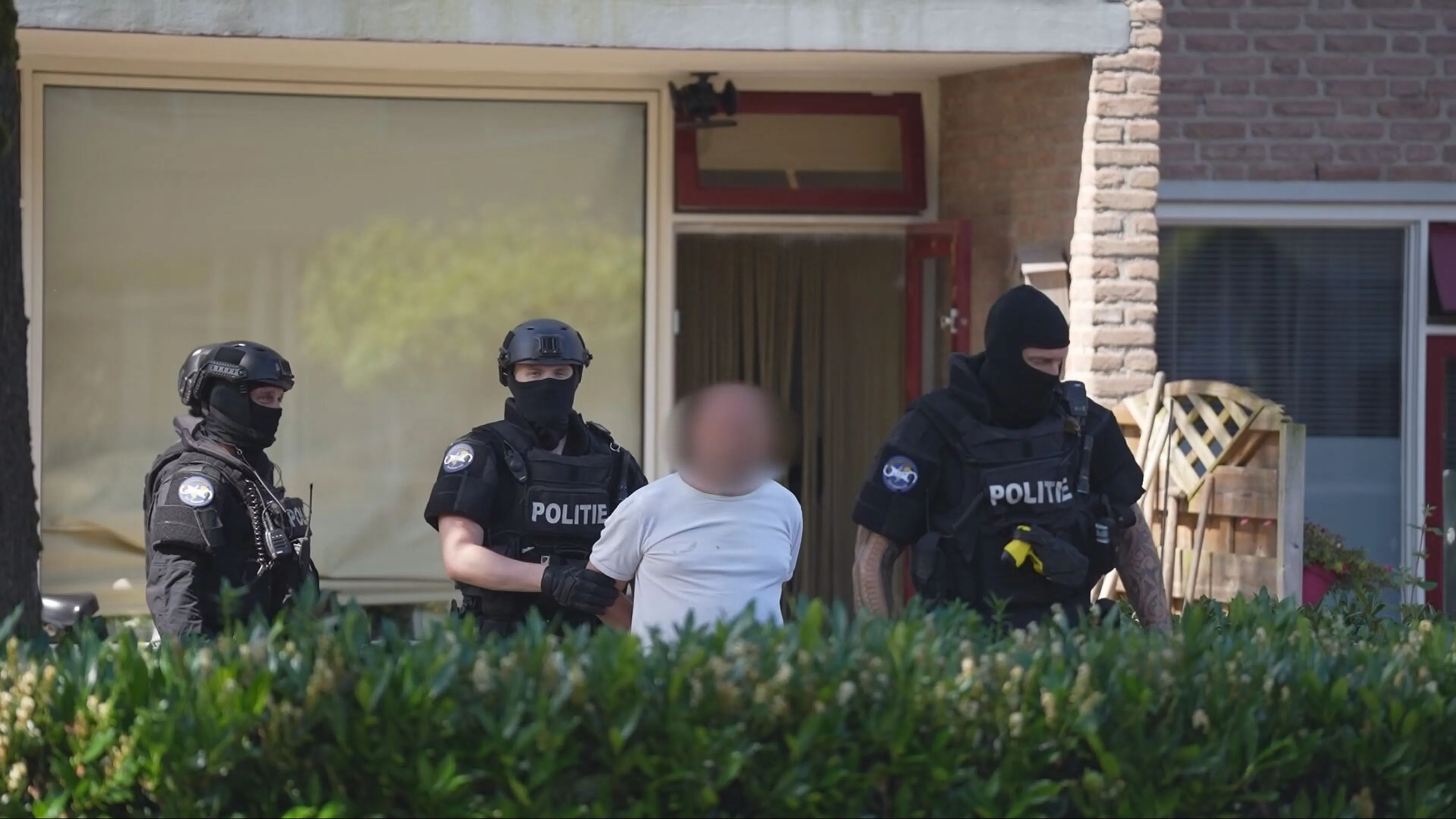 Veel onduidelijk over vermist kind Barneveld, drie mannen aangehouden bij inval