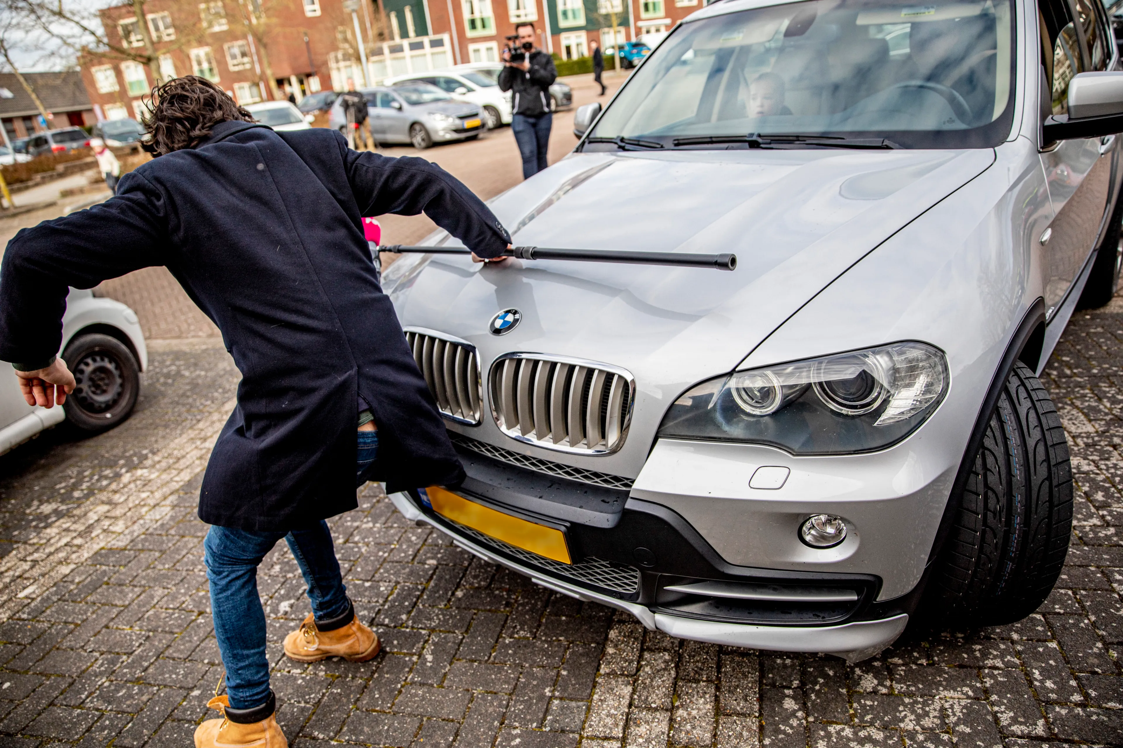 80 uur werkstraf voor inrijden op journalist bij Sionkerk Urk