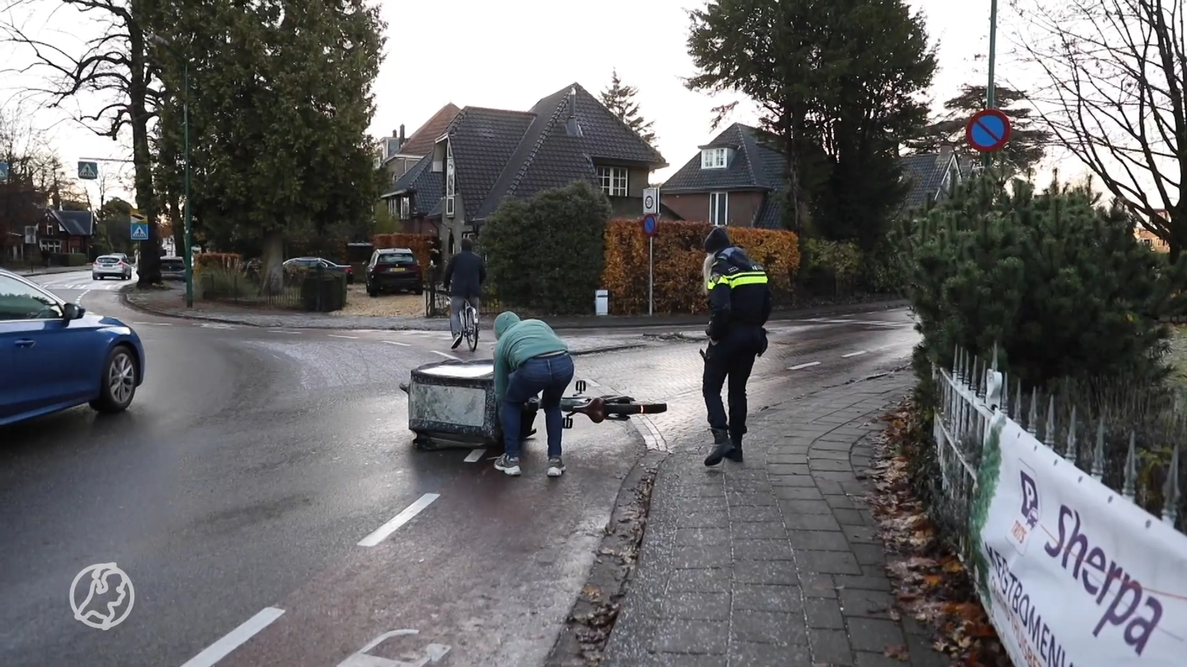 Vallen en opstaan in Baarn: meerdere glijpartijen door spekglad wegdek