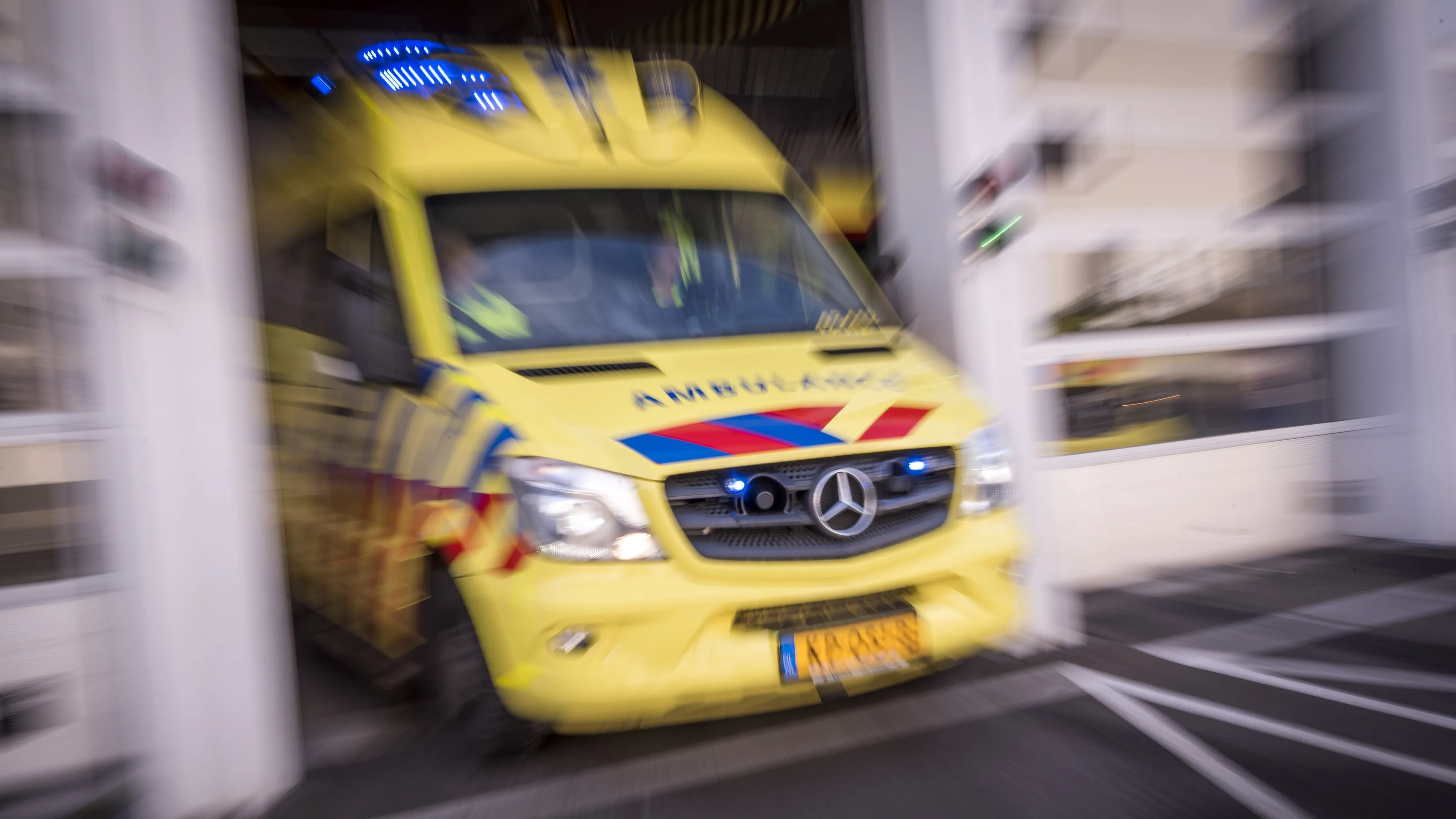 Man (19) overleden in zwembad Volendam