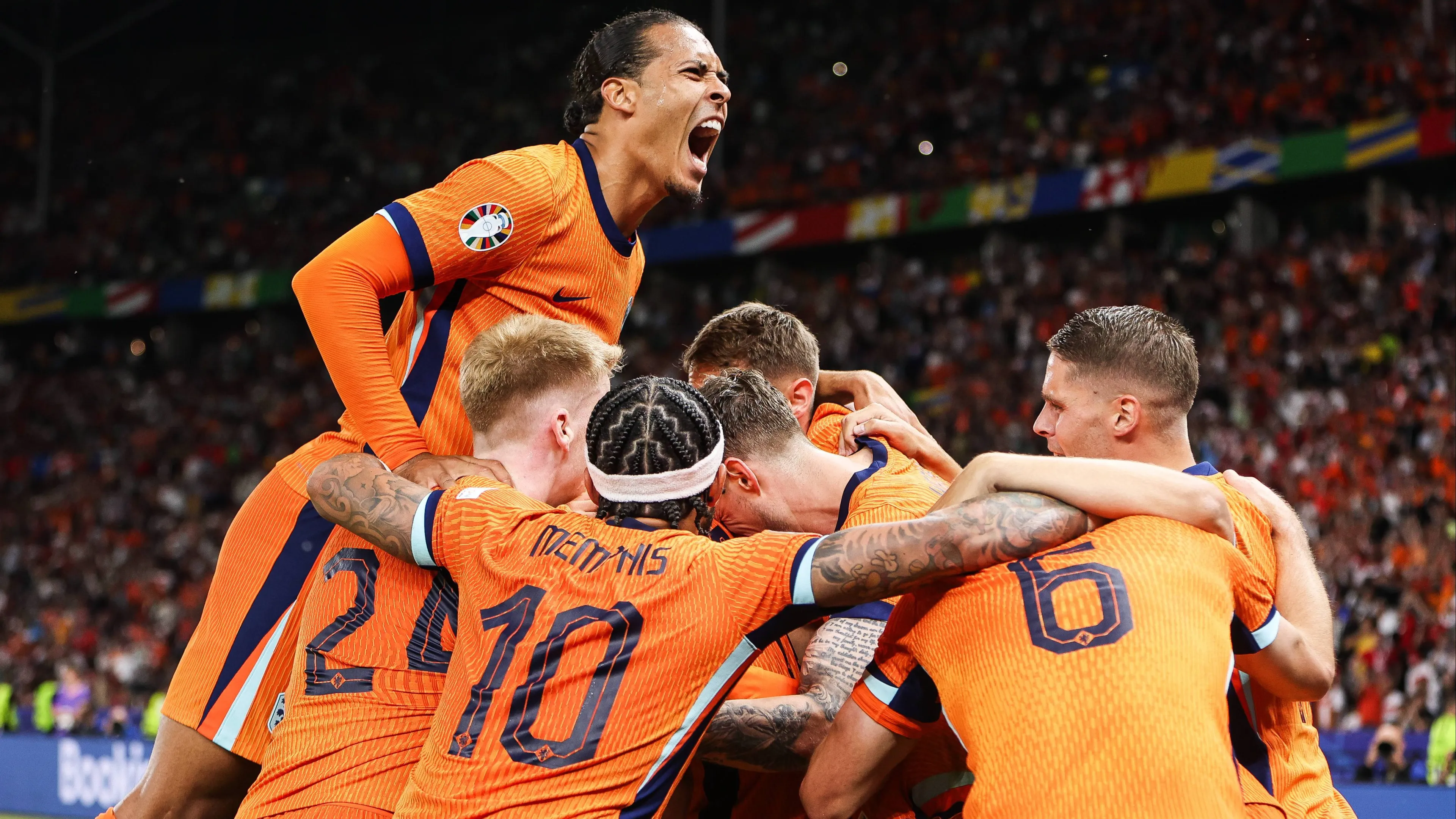 Wauw! Voor dit bedrag zijn gedragen shirts van Oranje-spelers geveild