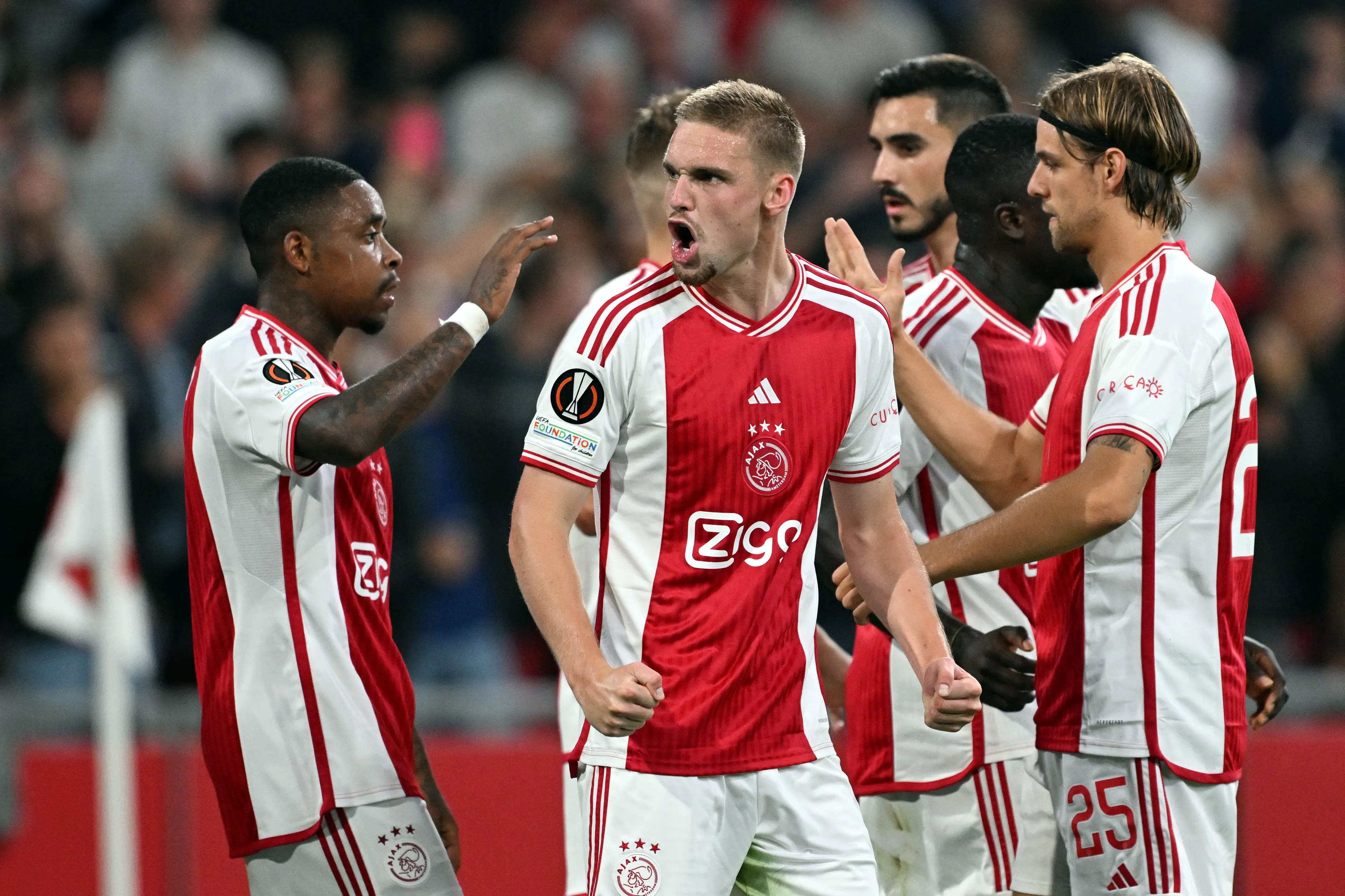 Ajax verspeelt voorsprong tegen Marseille en wint ook in Europa League niet: 3-3