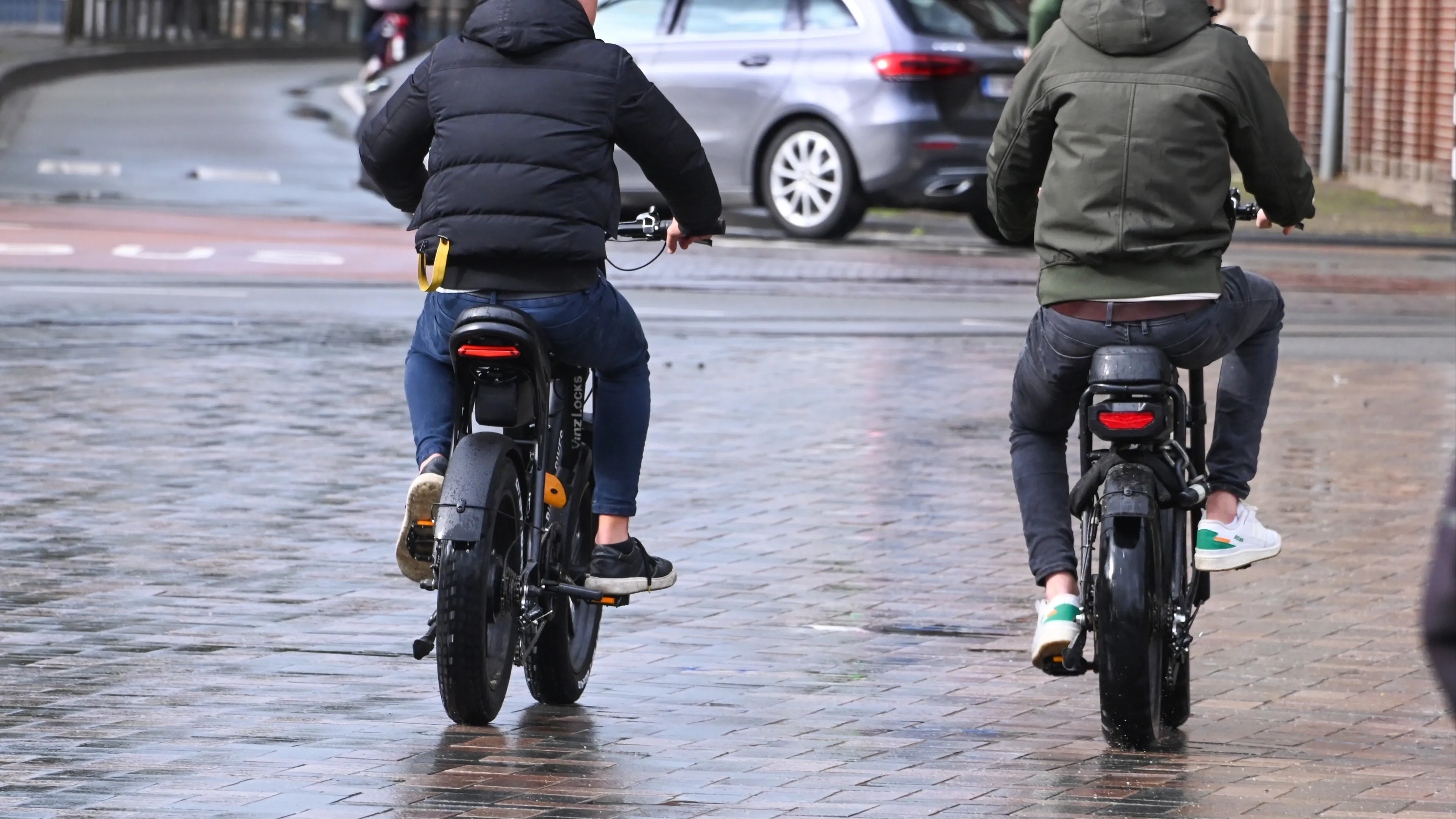 'Opgevoerde e-bikes gevaar op het fietspad'