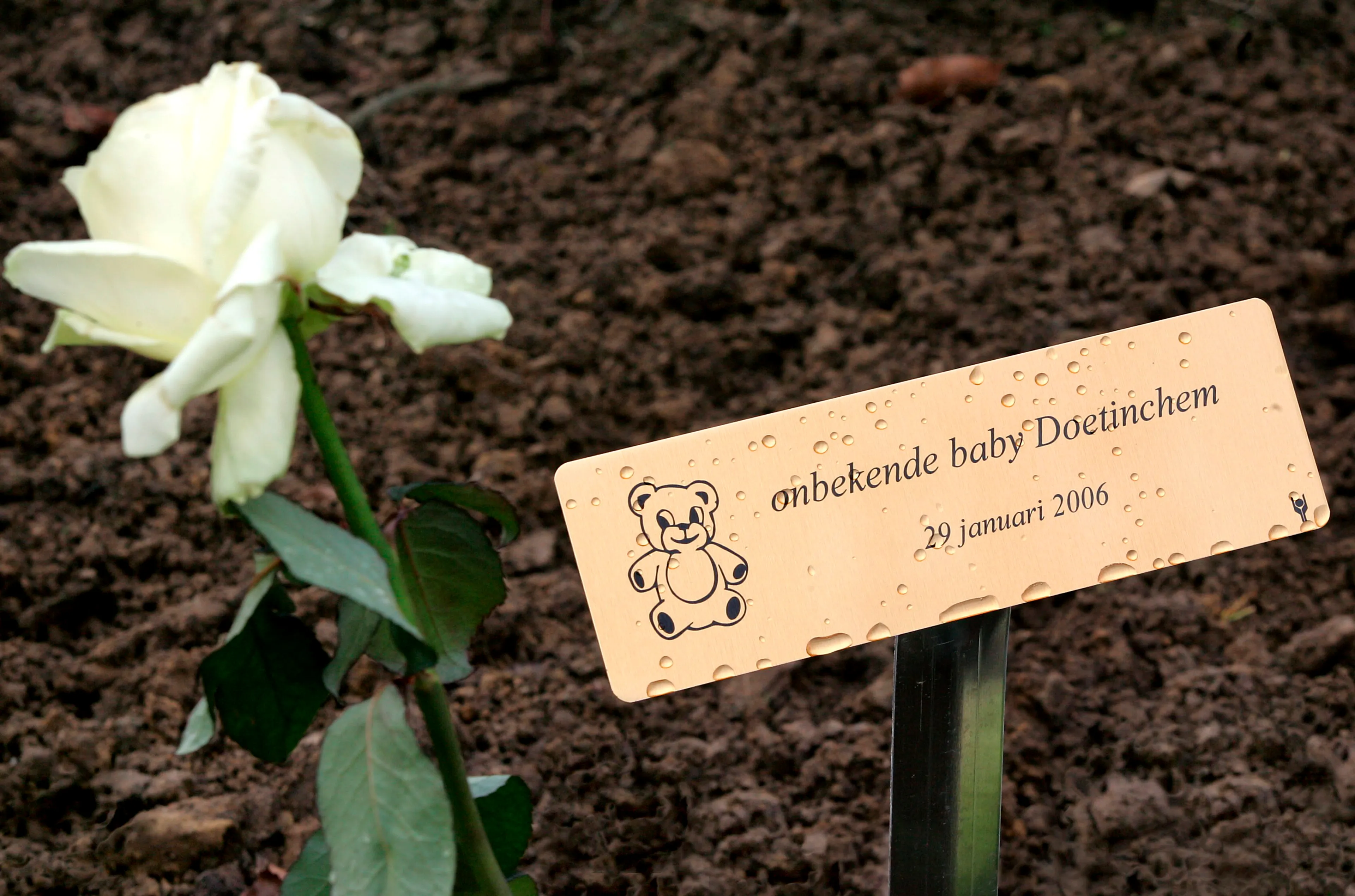 Politie krijgt rond de 50 tips over dode baby Sem Vijverberg