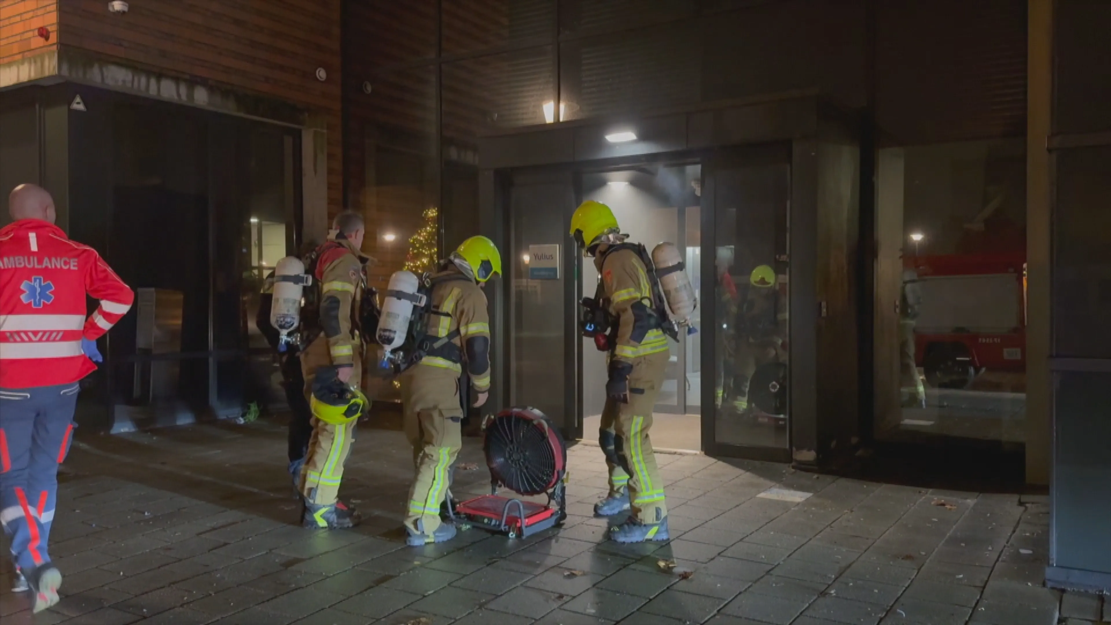 Brand na gooien explosief bij plek voor psychische hulp Barendrecht