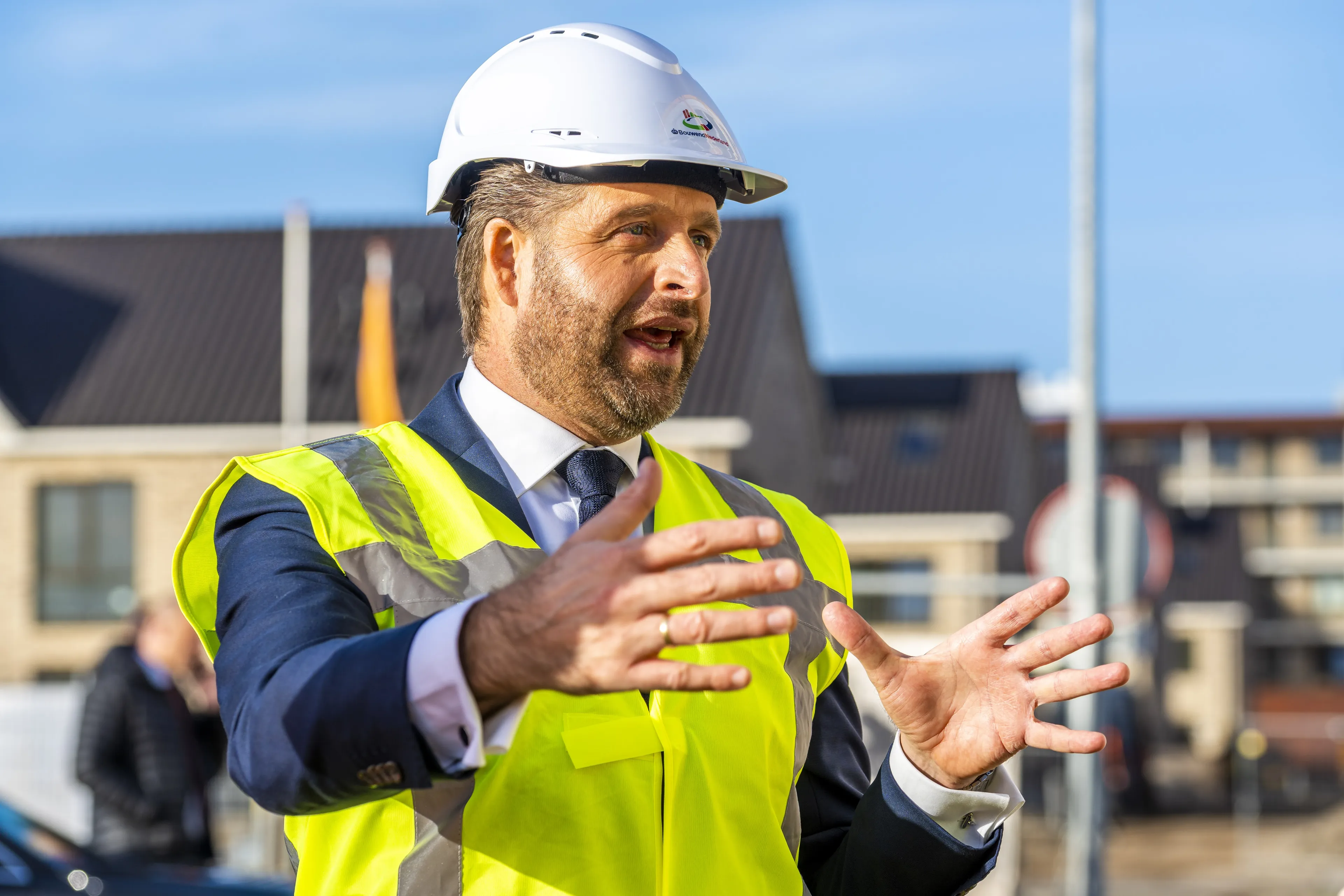 Ruzie in coalitie om woningwet minister De Jonge: 'VVD laat haar masker vallen'