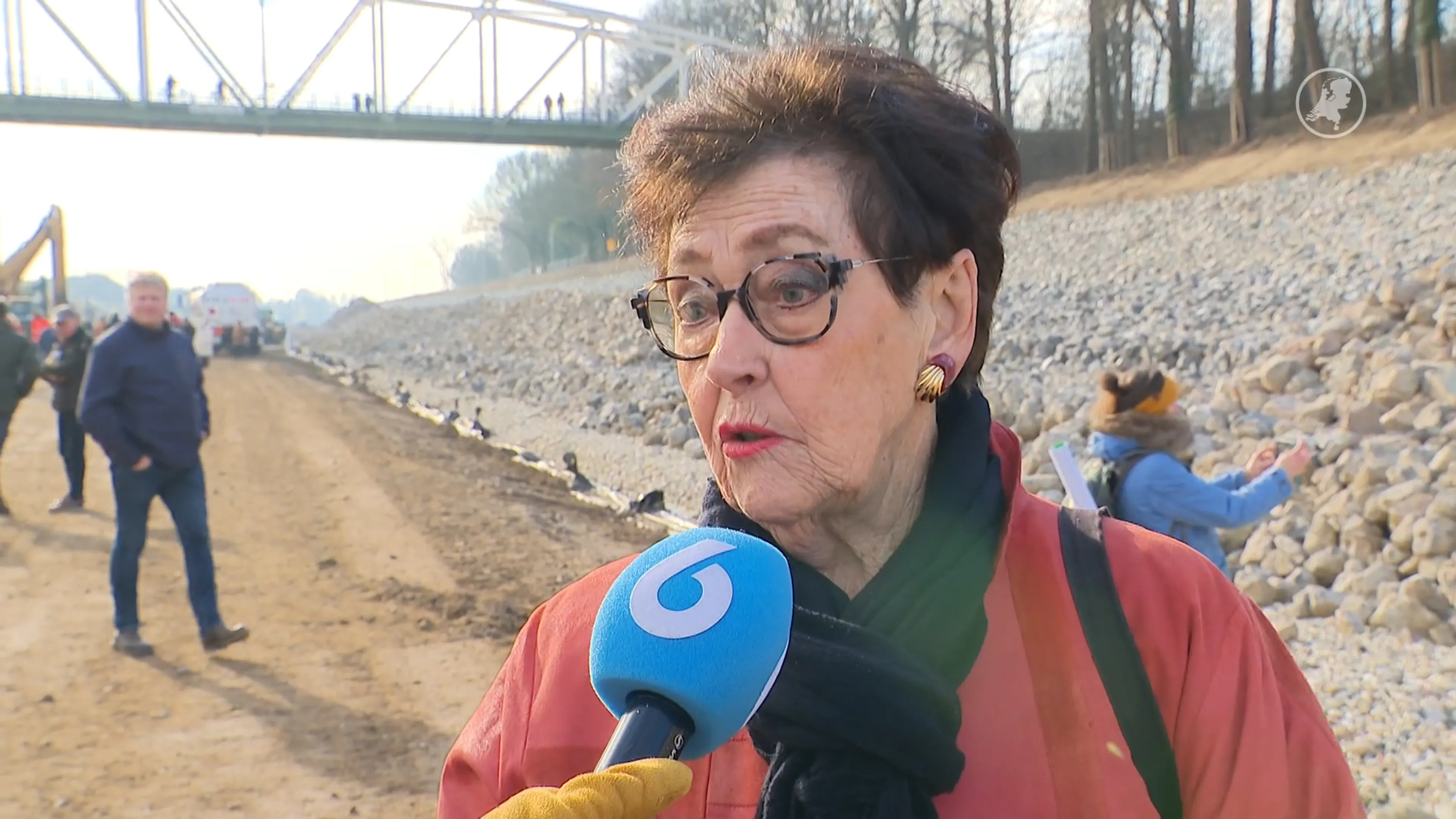 Lopen op de bodem van het Julianakanaal: 'Hier varen straks schepen'
