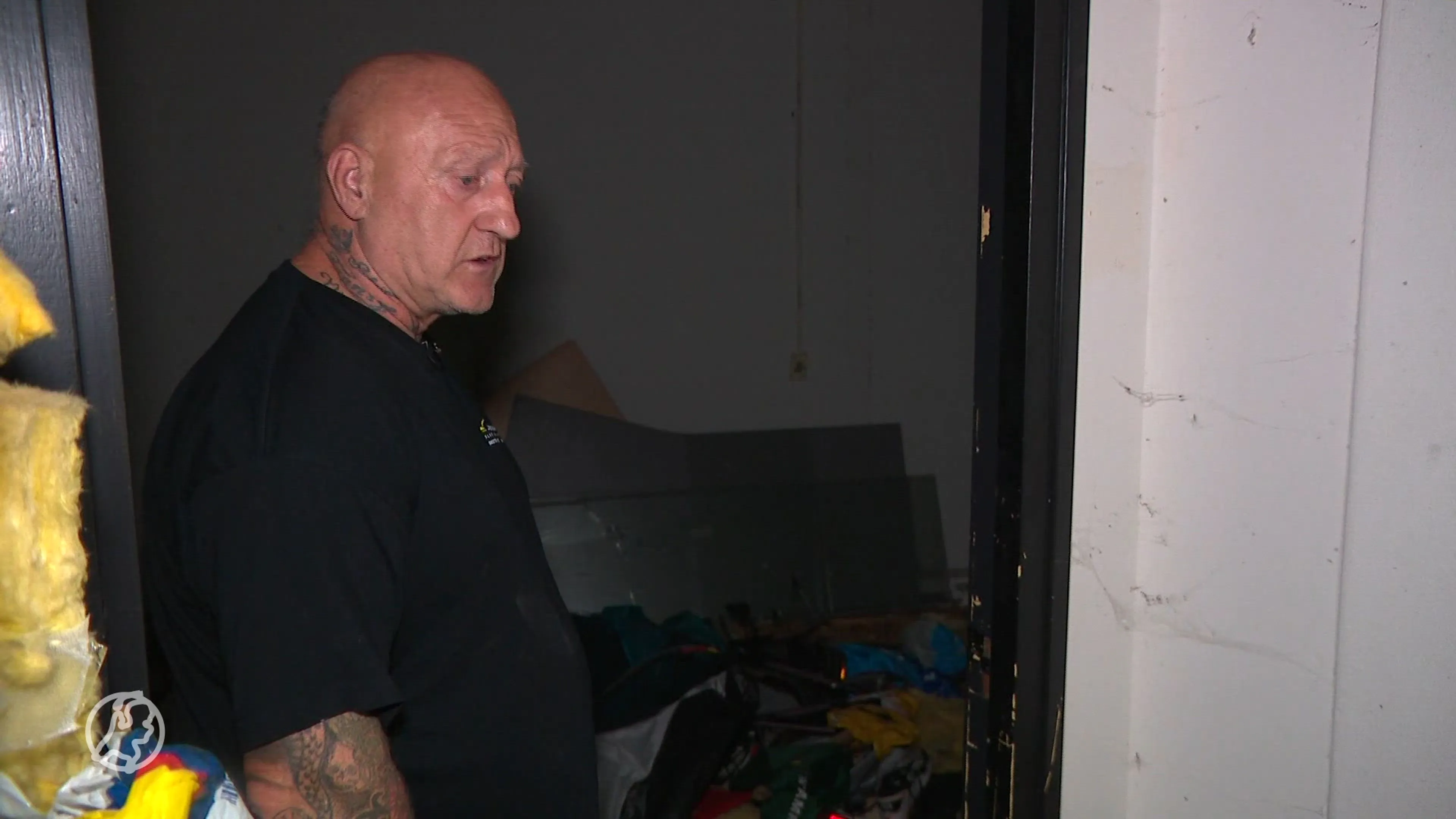 Sloper John kan zijn werk niet doen door zwervers