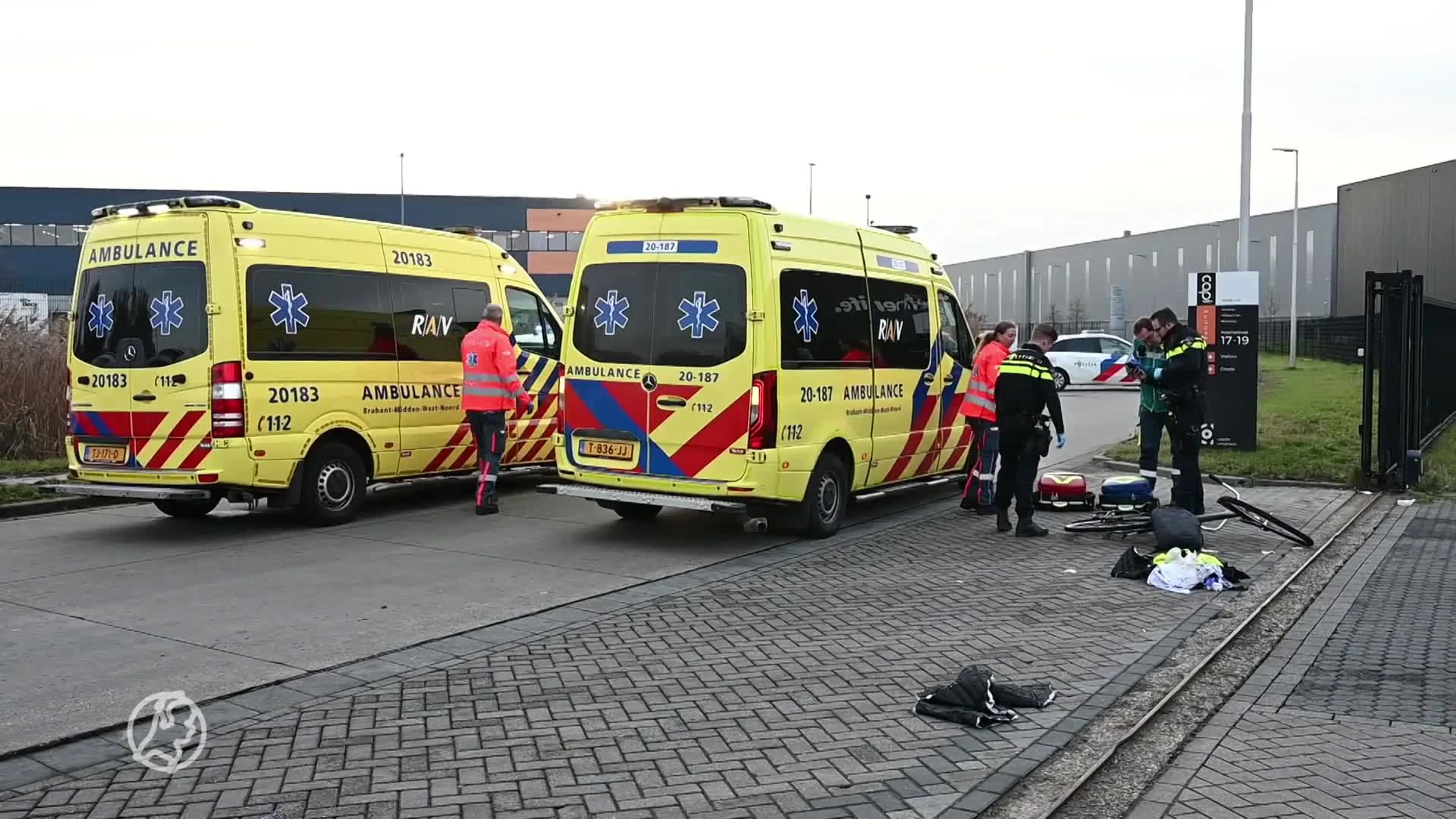 Fietser ernstig gewond na aanrijding met vrachtwagen in Tilburg