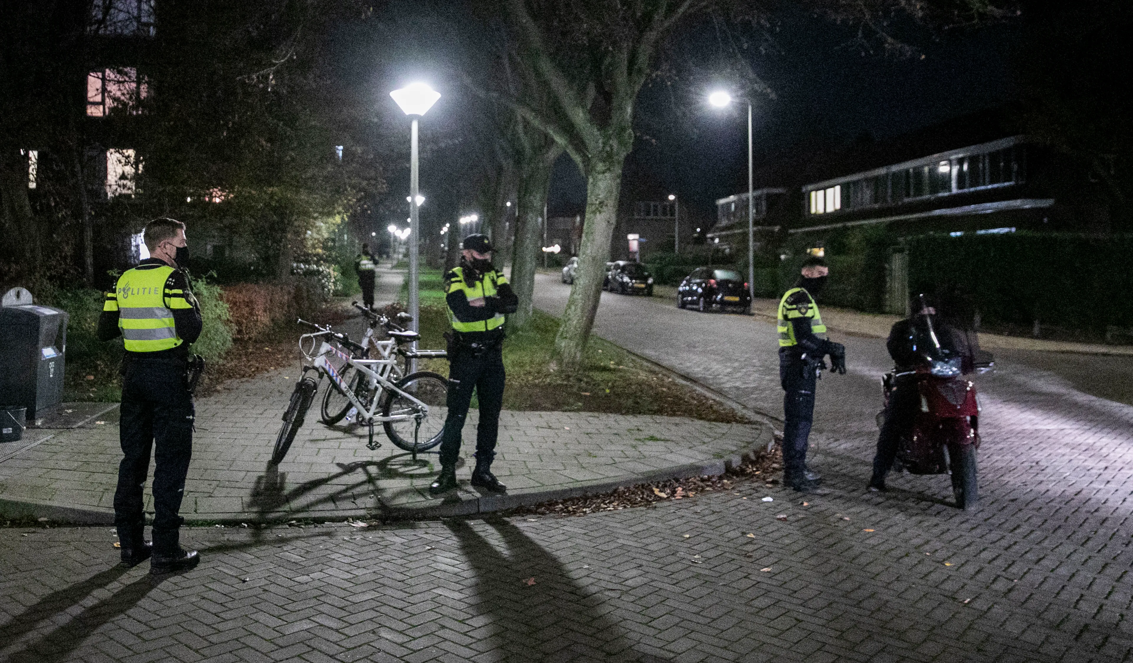 Arnhemse Burgemeester deelt gebiedsverboden uit aan relschoppers in Geitenkamp