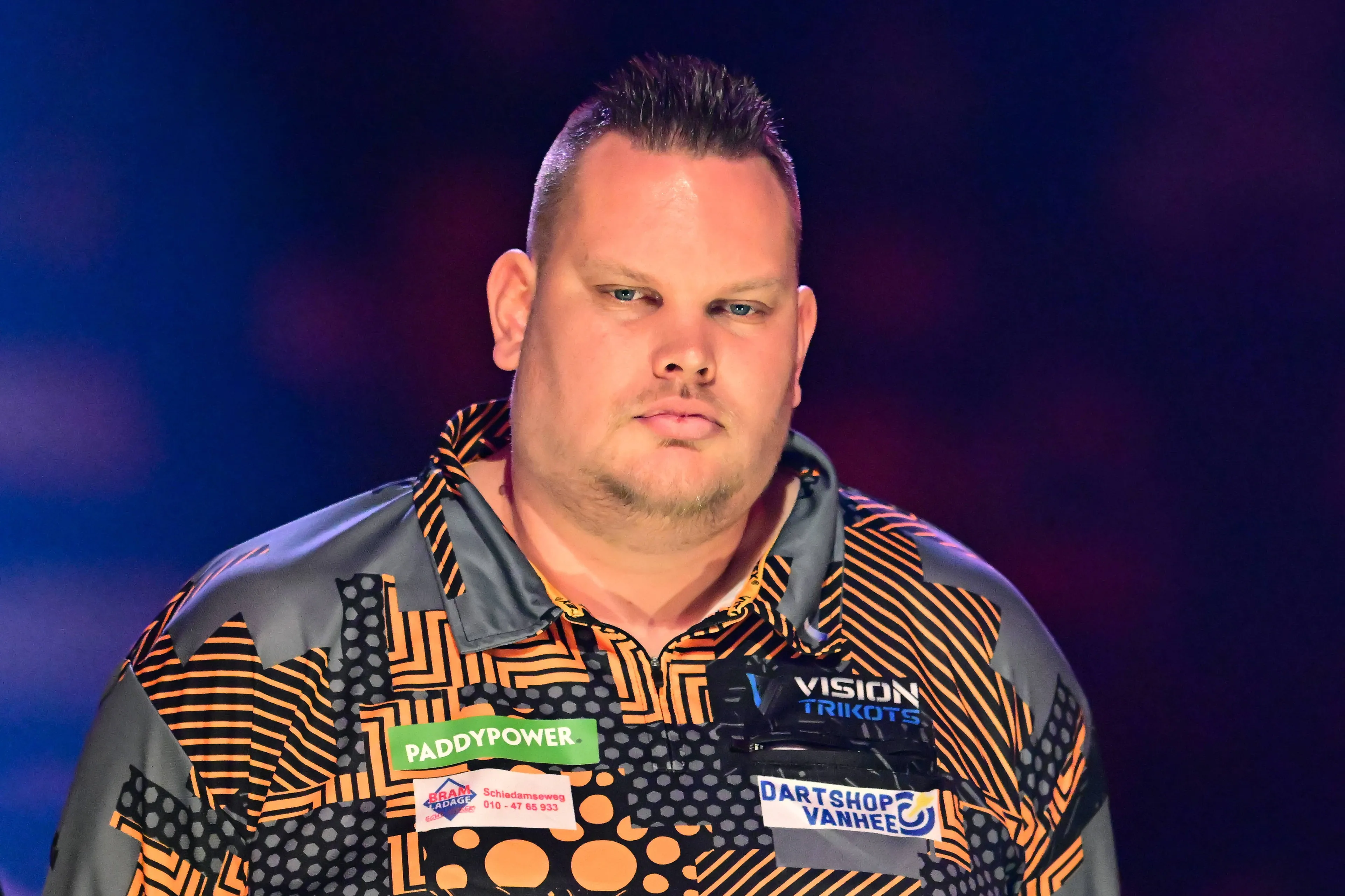 LIVE: WK Darts sprookje voor debutant Plaisier voorbij, tweevoudig wereldkampioen net te sterk