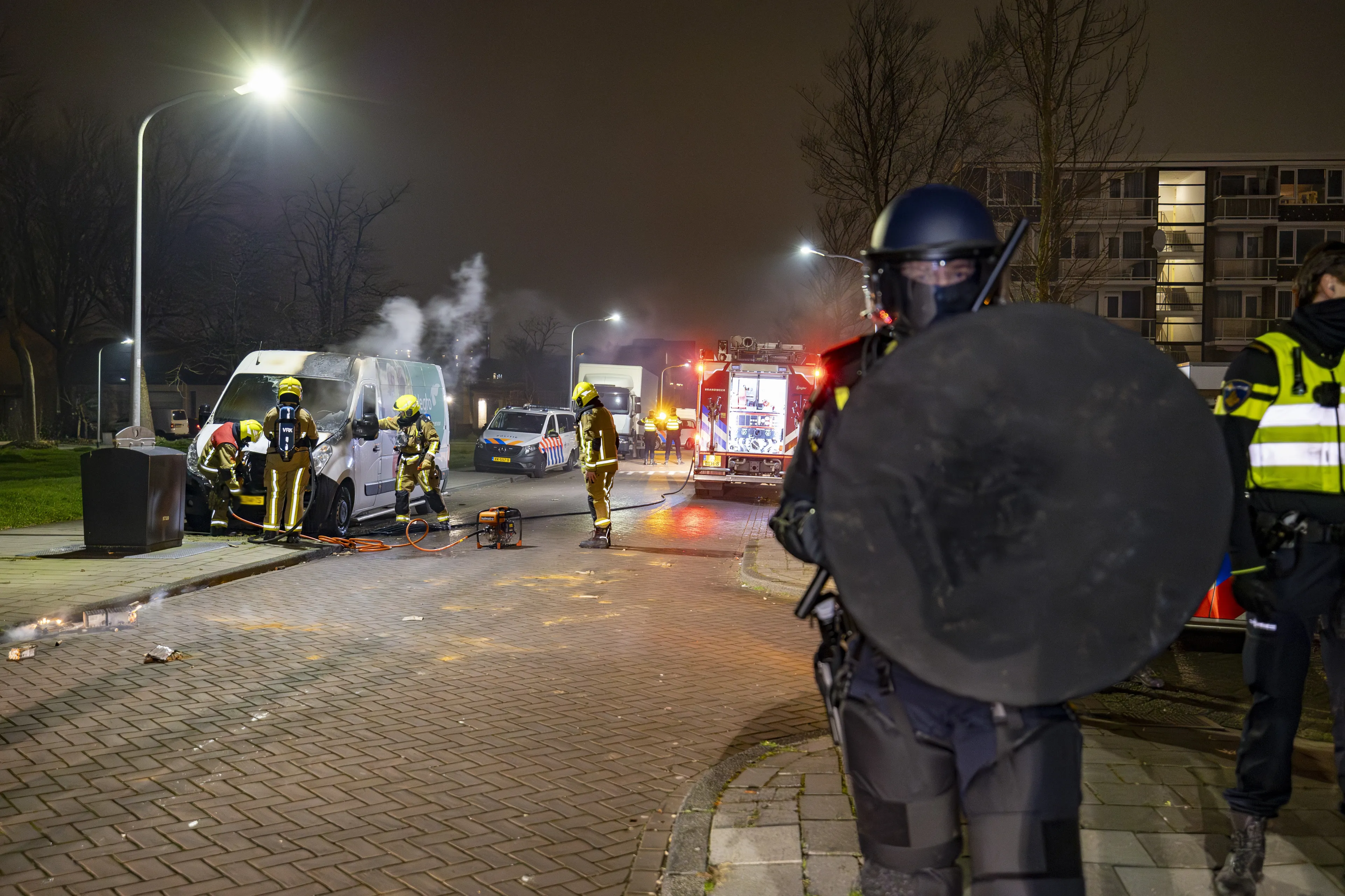 Incidenten met vuurwerk, opstootjes en talloze brandjes: 2025 begint chaotisch