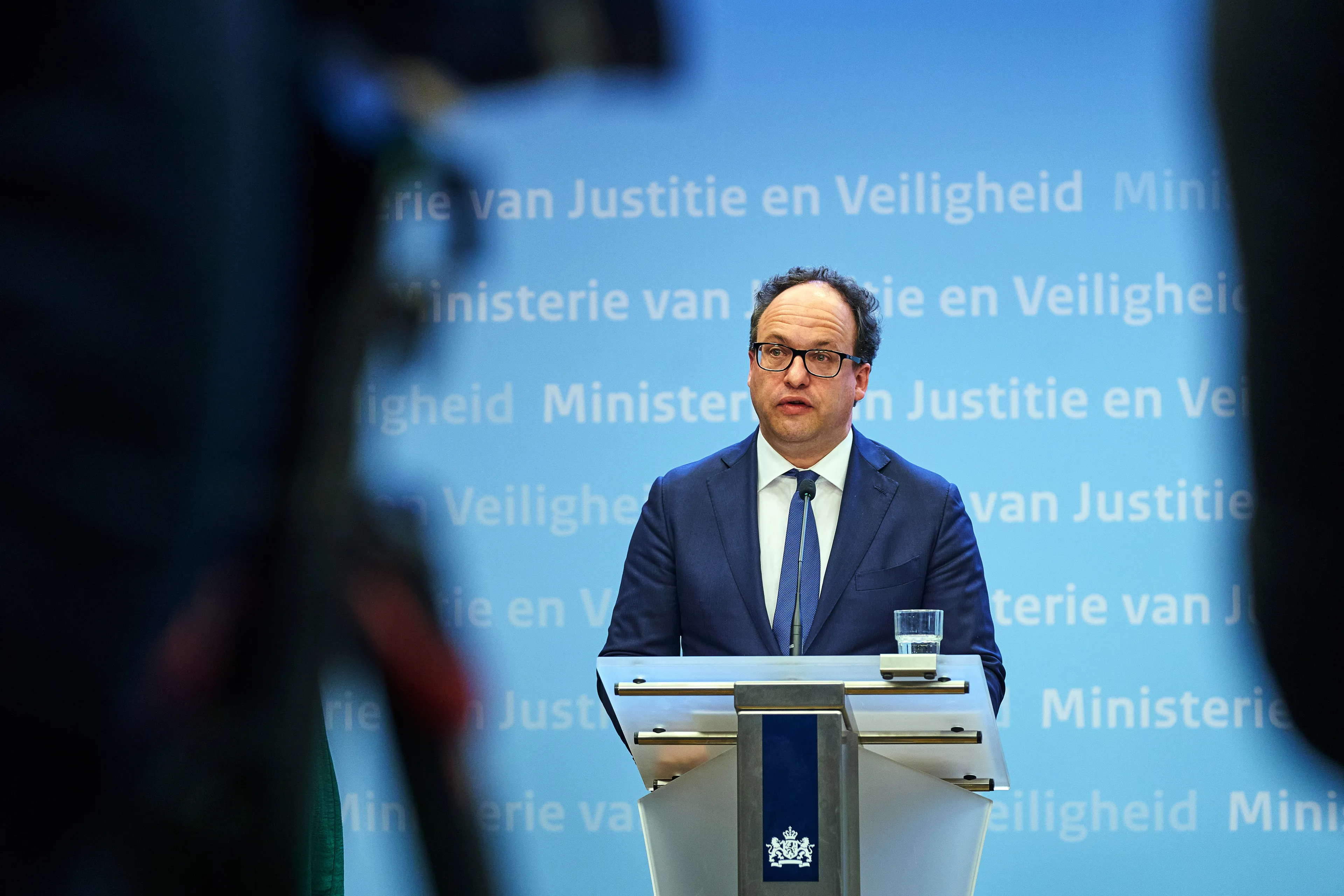 Bedrijven in nood kunnen vanaf maandag steun krijgen van de overheid