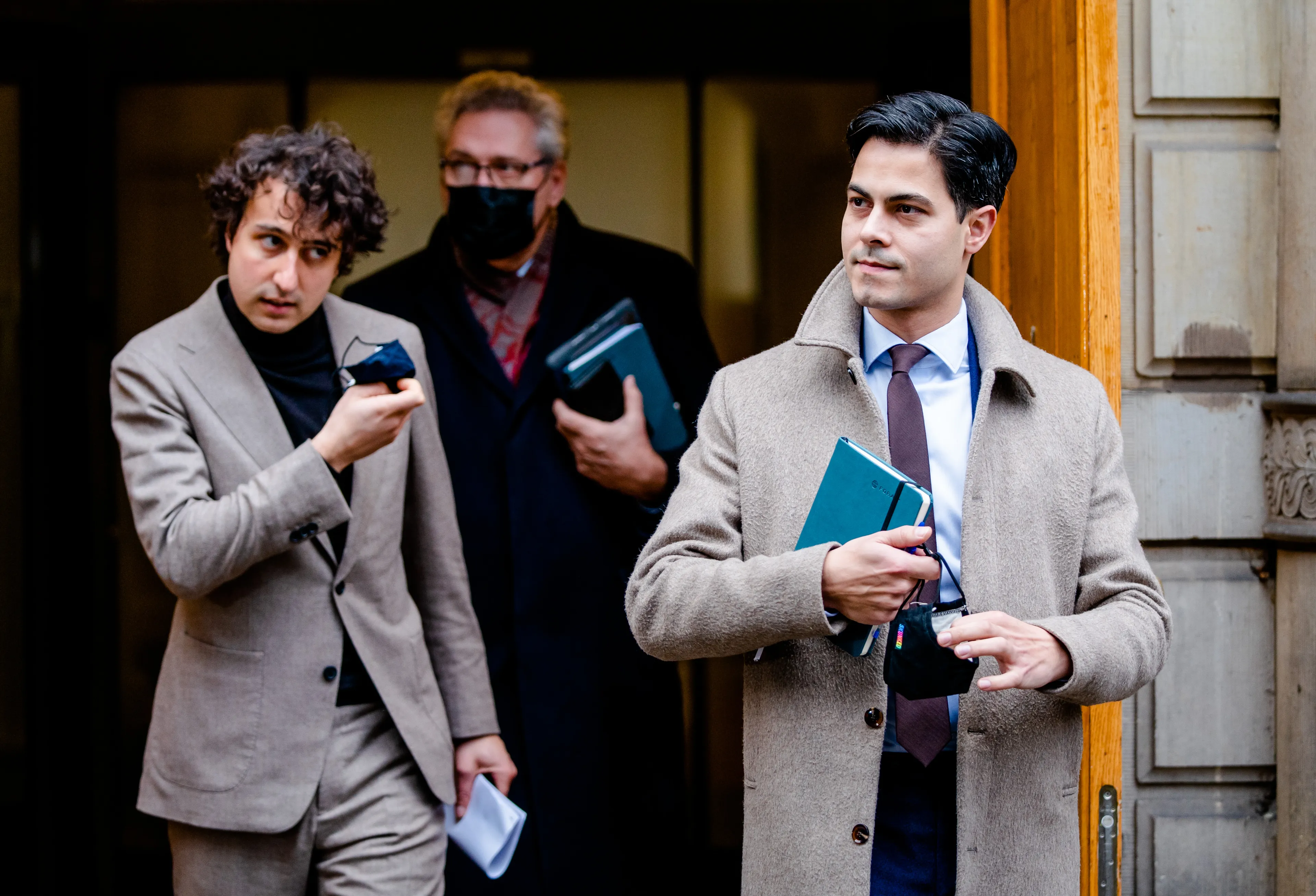 'Veelbetekenende blikken' tussen Rob Jetten en Jesse Klaver gaan viral op TikTok: #Resse