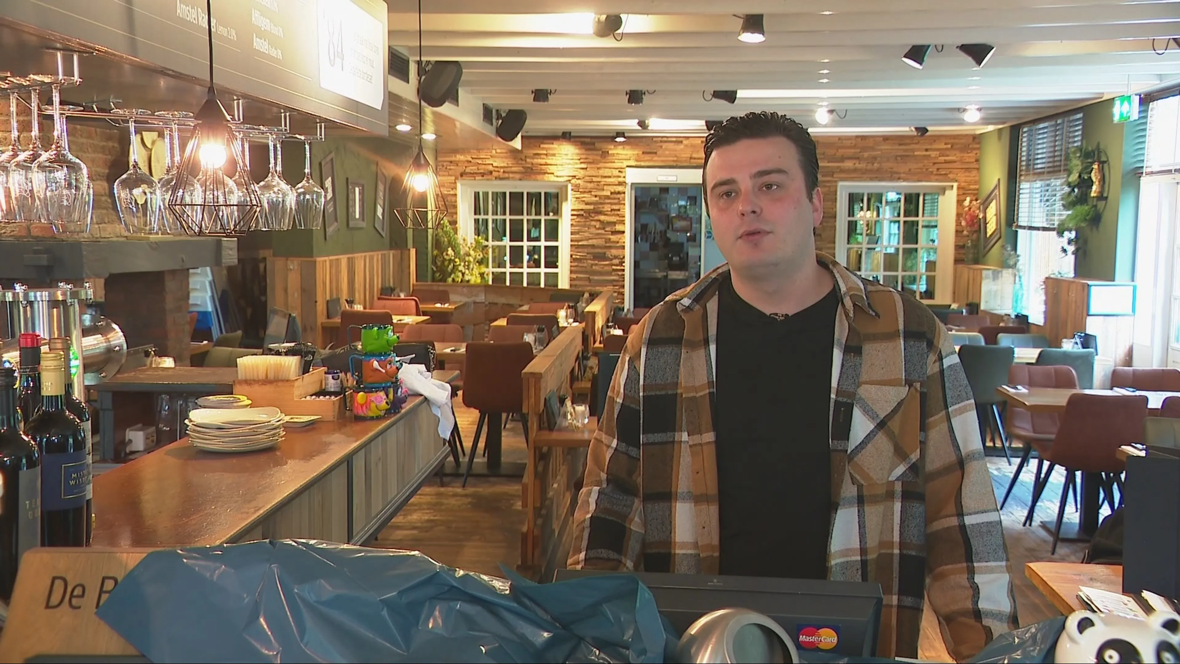 Restaurant Heenvliet getroffen door flinke plensbui: 'Nog nooit zoiets meegemaakt'