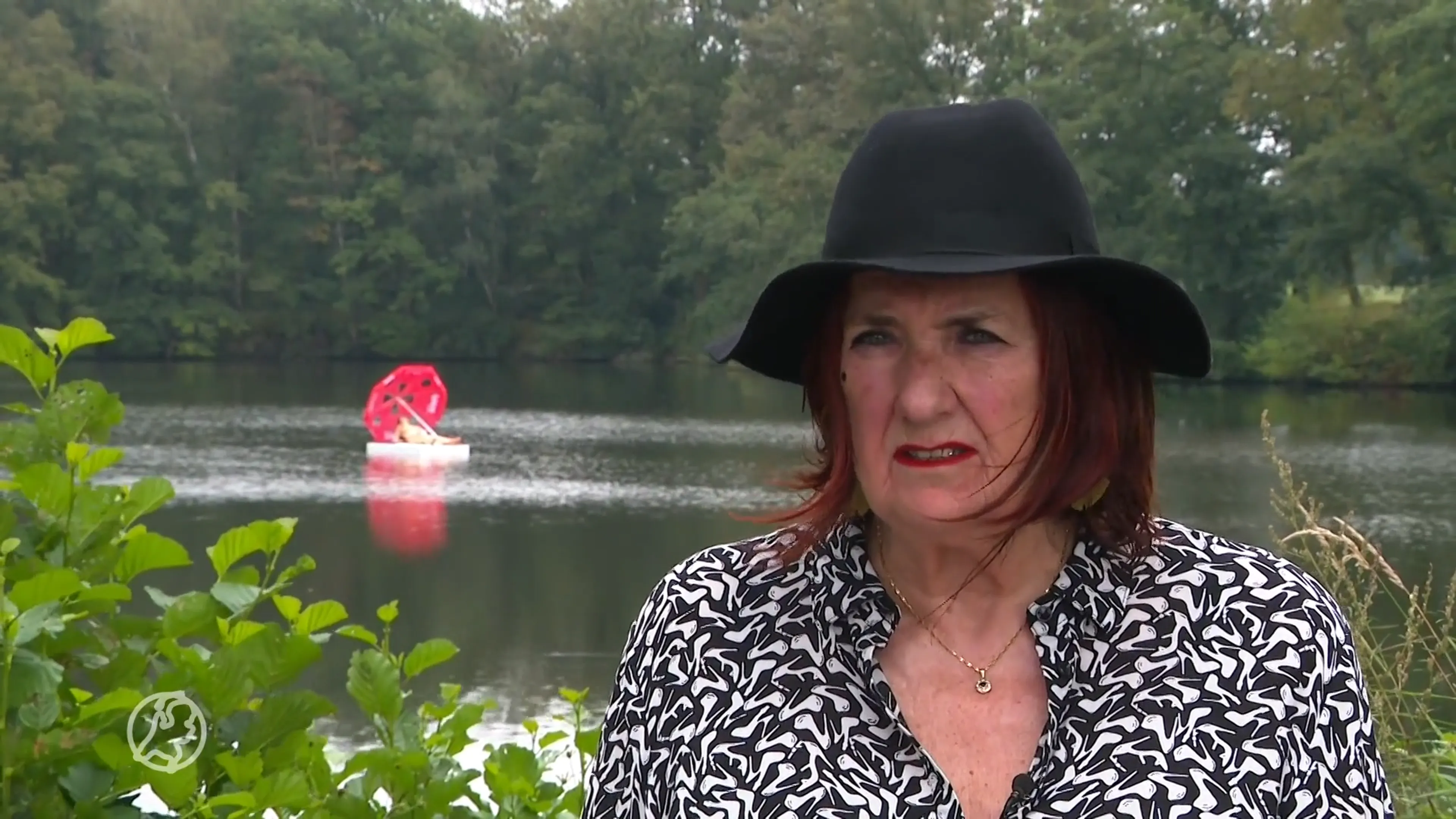 Naakte Nell weer te water gelaten: 'Haar hand was eraf maar de borsten waren nog in orde'
