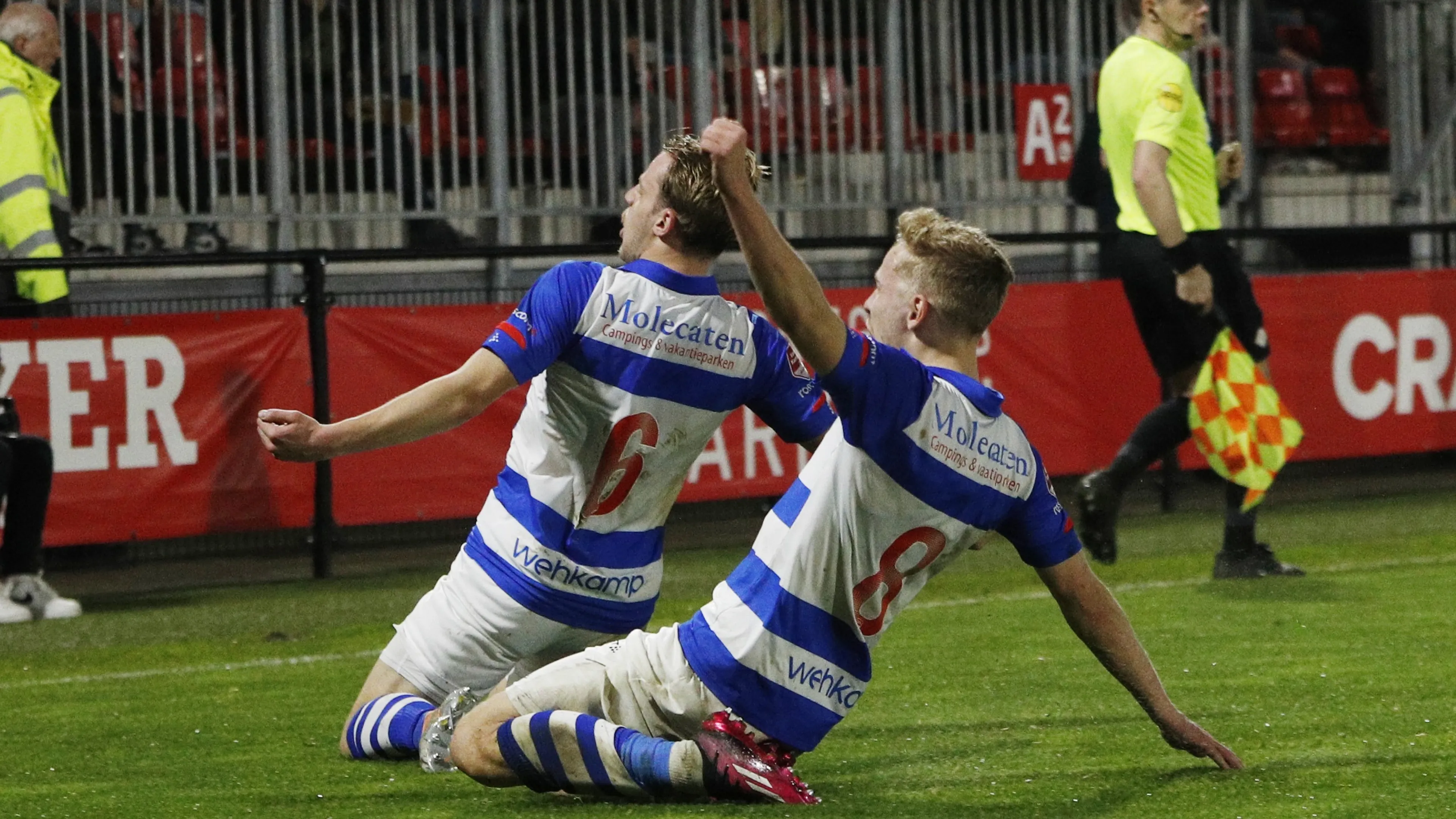 PEC Zwolle promoveert na gelijkspel naar Eredivisie