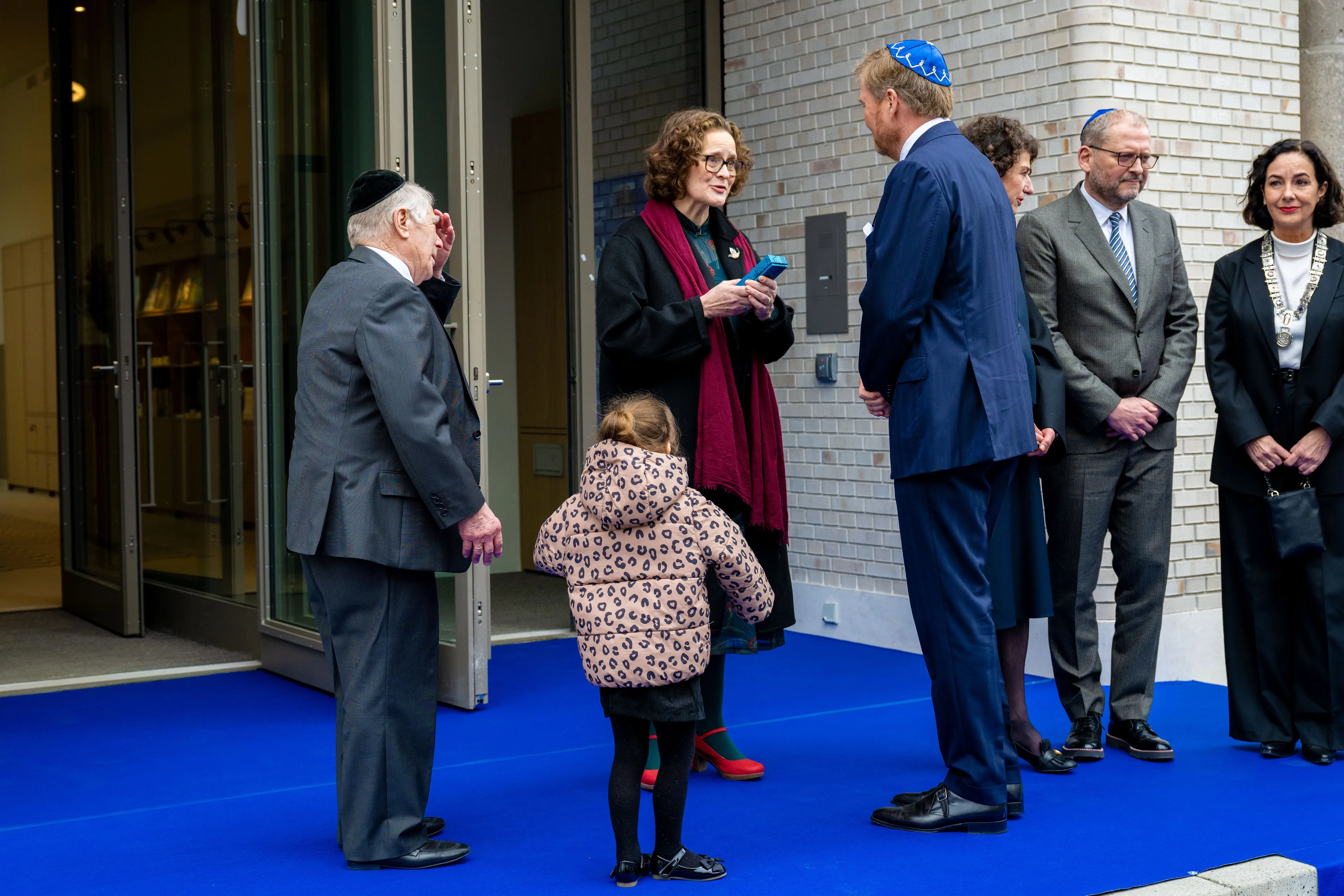 Burgemeester Halsema bezoekt uitgescholden Holocaustoverlevende