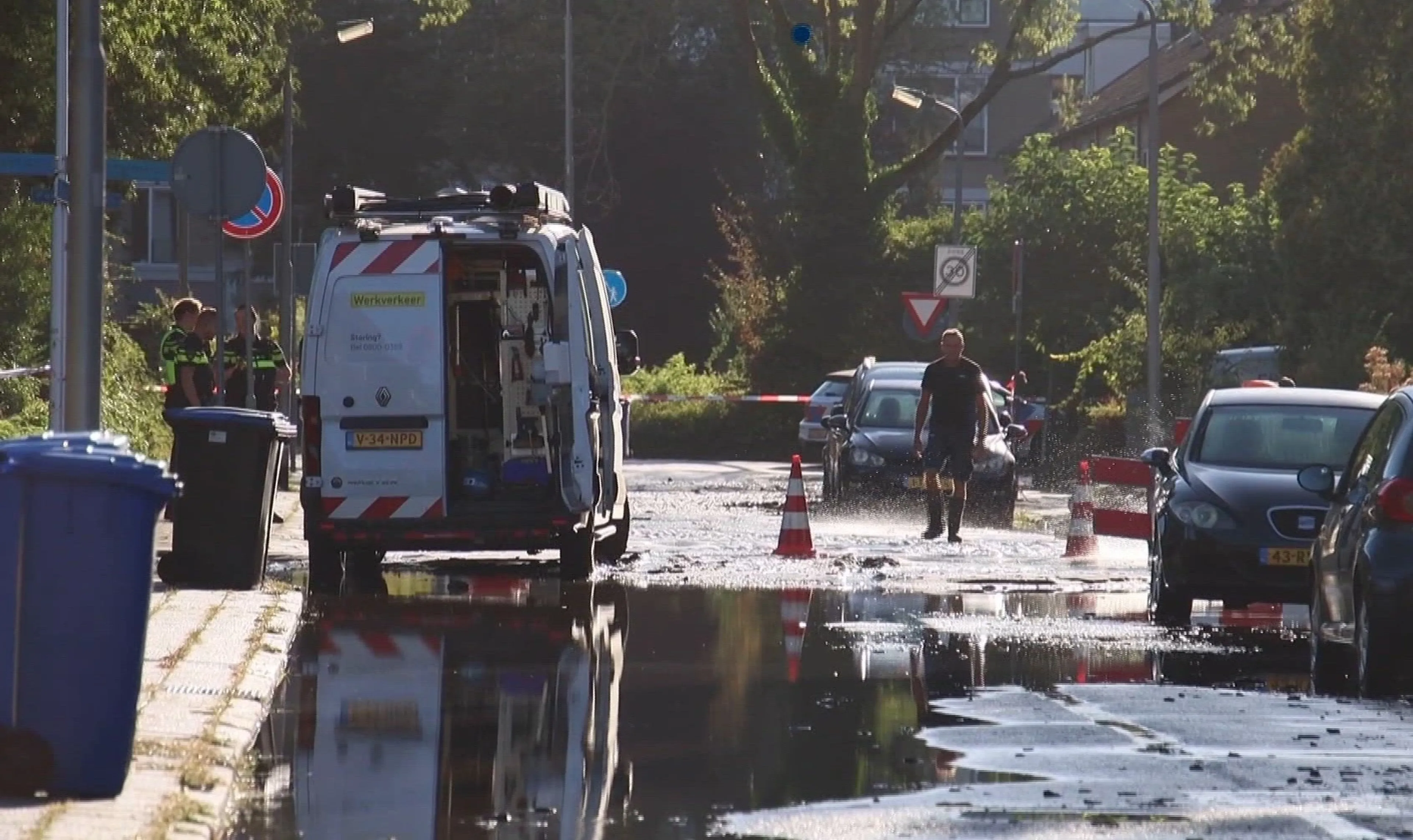 Sinkhole in Amersfoort door springen van waterleiding