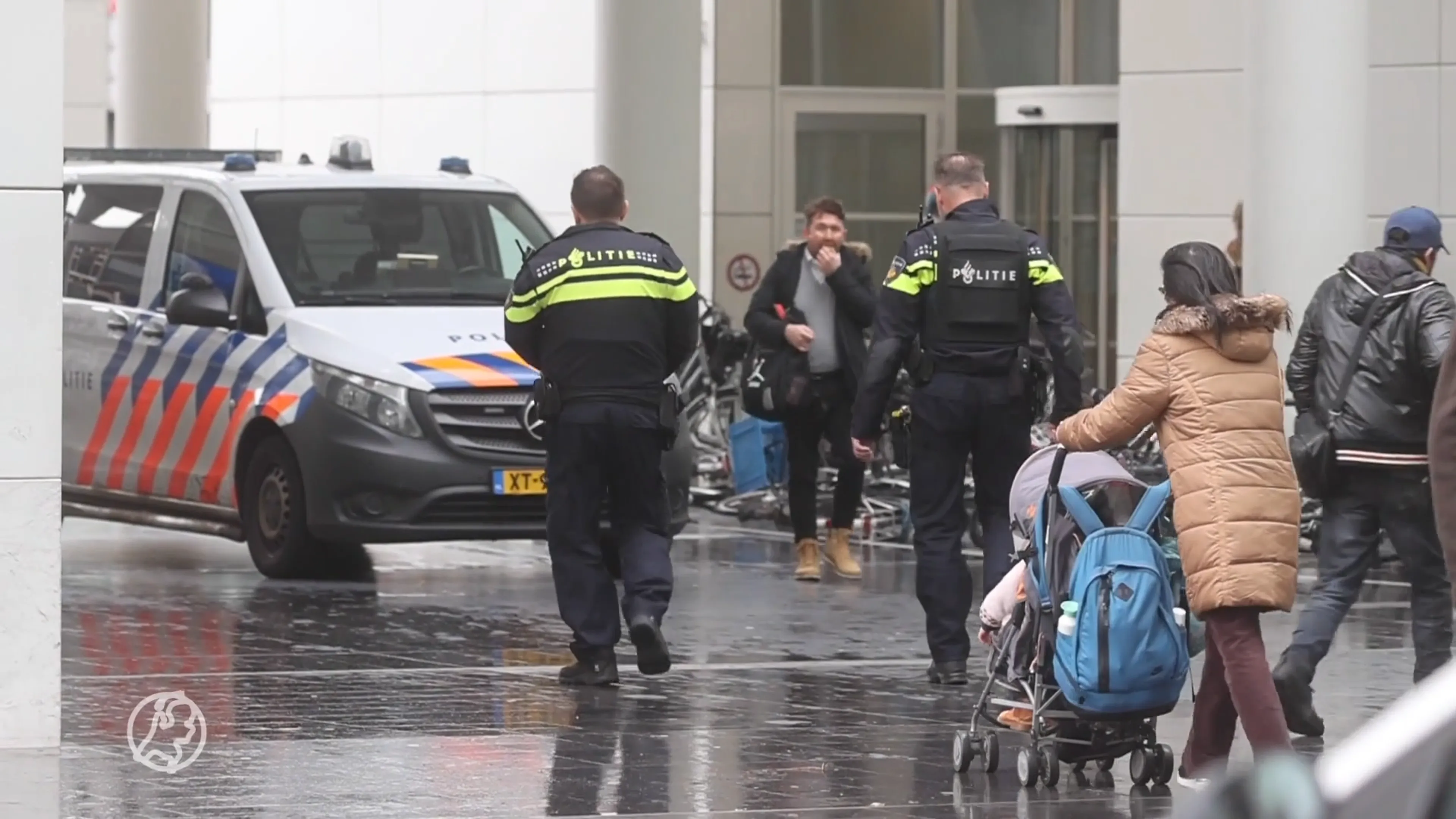 Stadhuis Den Haag al twee dagen extra beveiligd vanwege dreiging