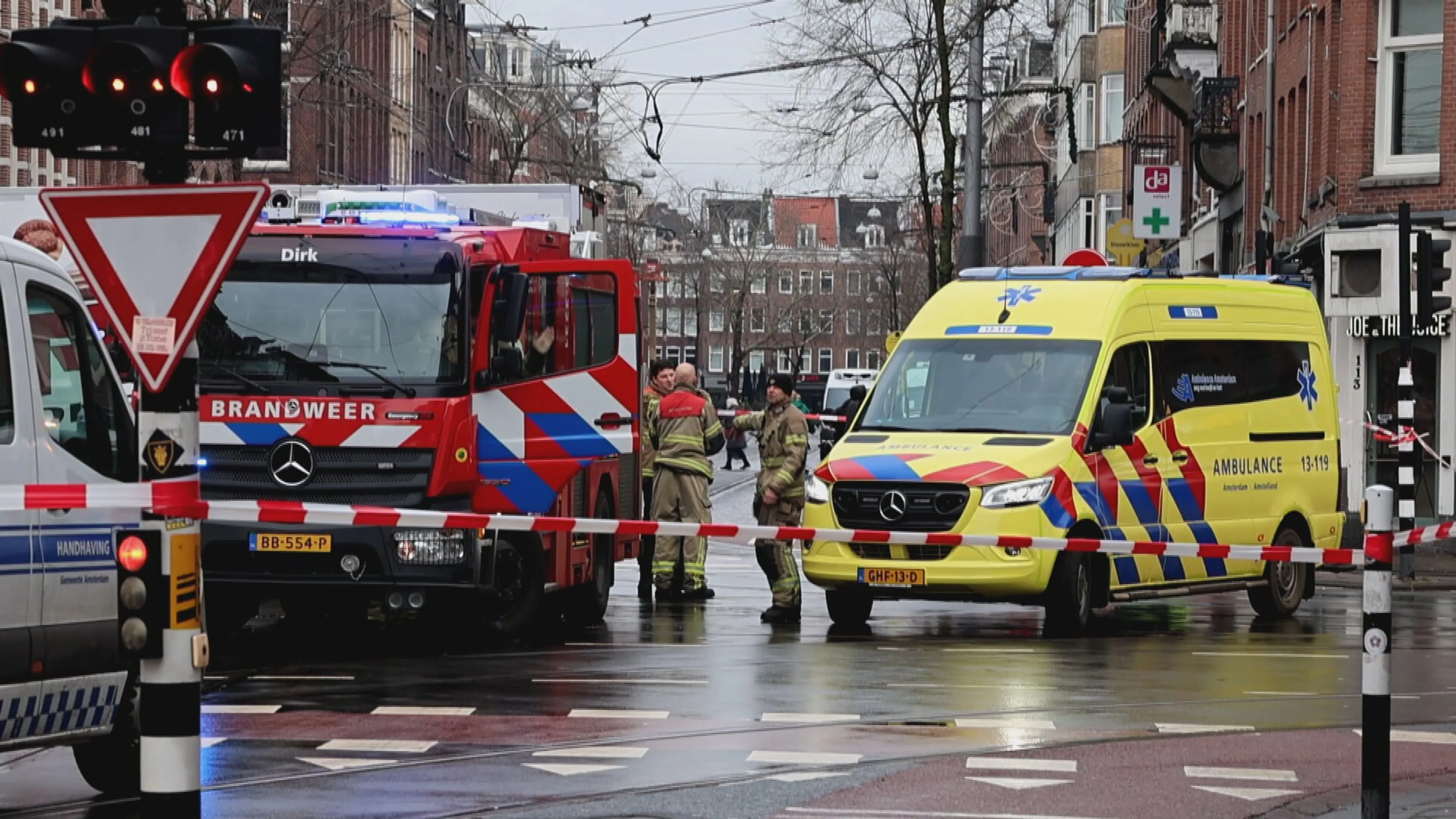 Fietser overleden door aanrijding met vrachtwagen in Amsterdam