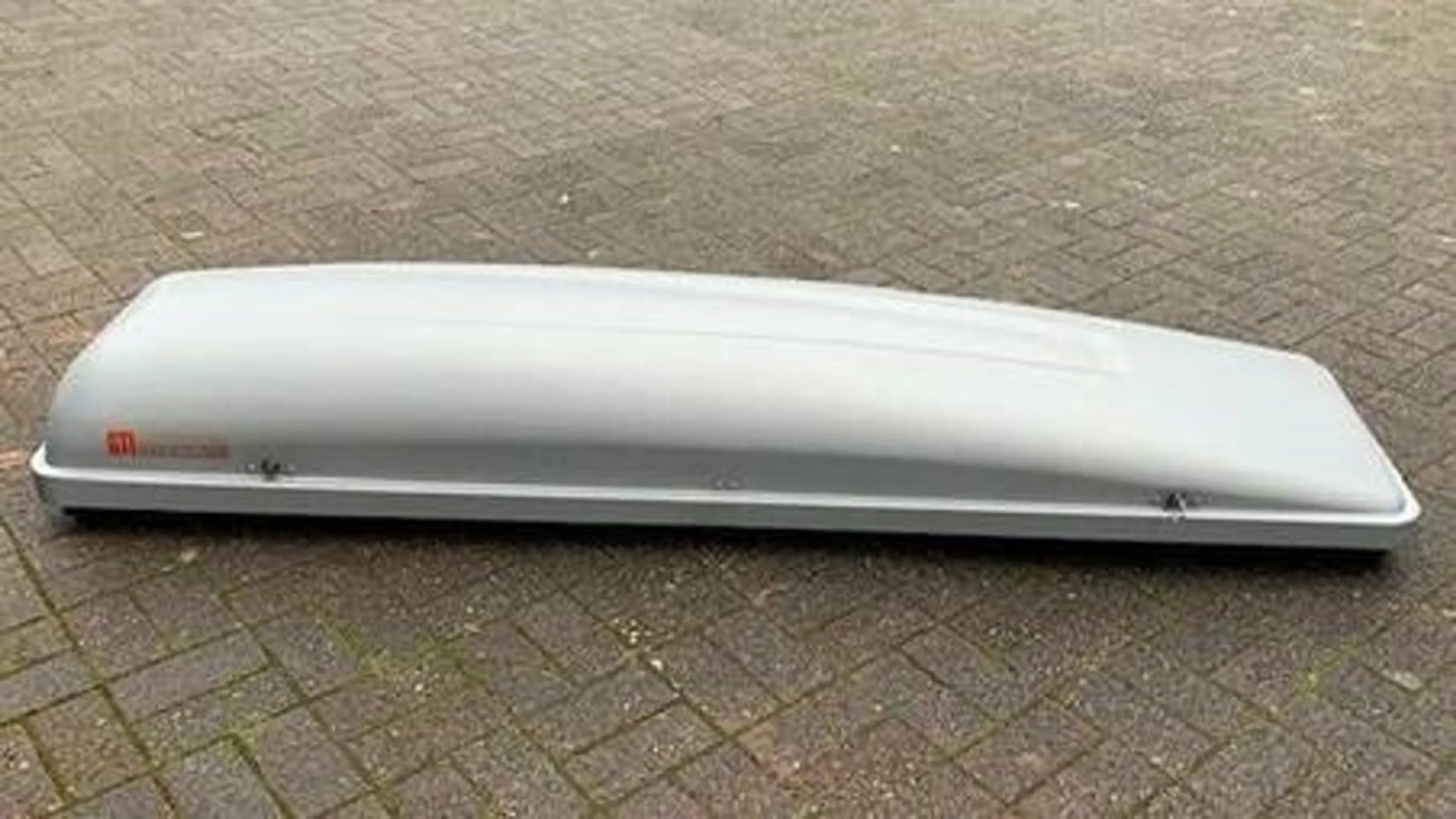 Vrouw twee jaar lang in dakkoffer verborgen, OM eist 17 jaar cel tegen vriend
