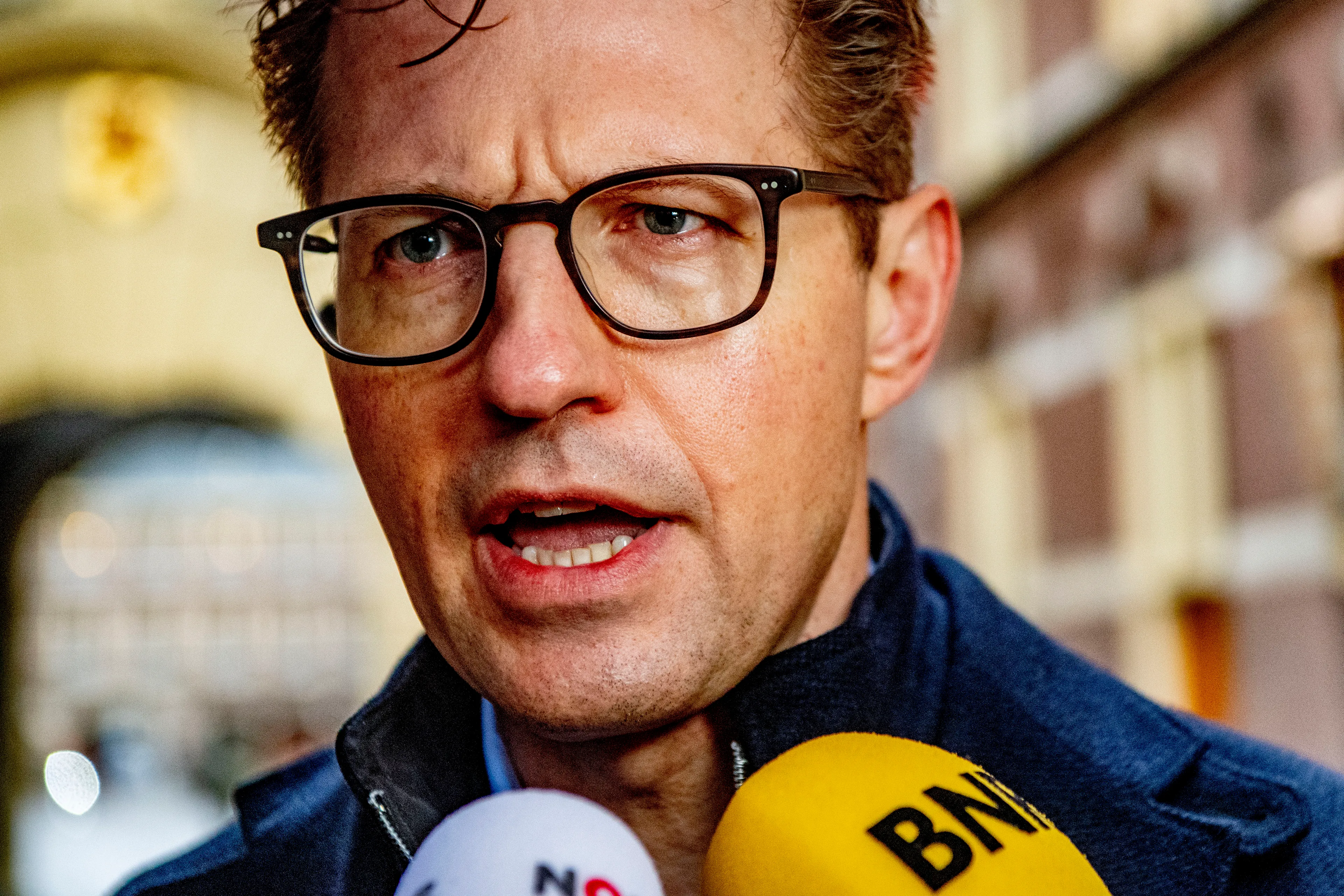 Coffeeshopbaas Van Laarhoven na aankomst Schiphol meteen cel in