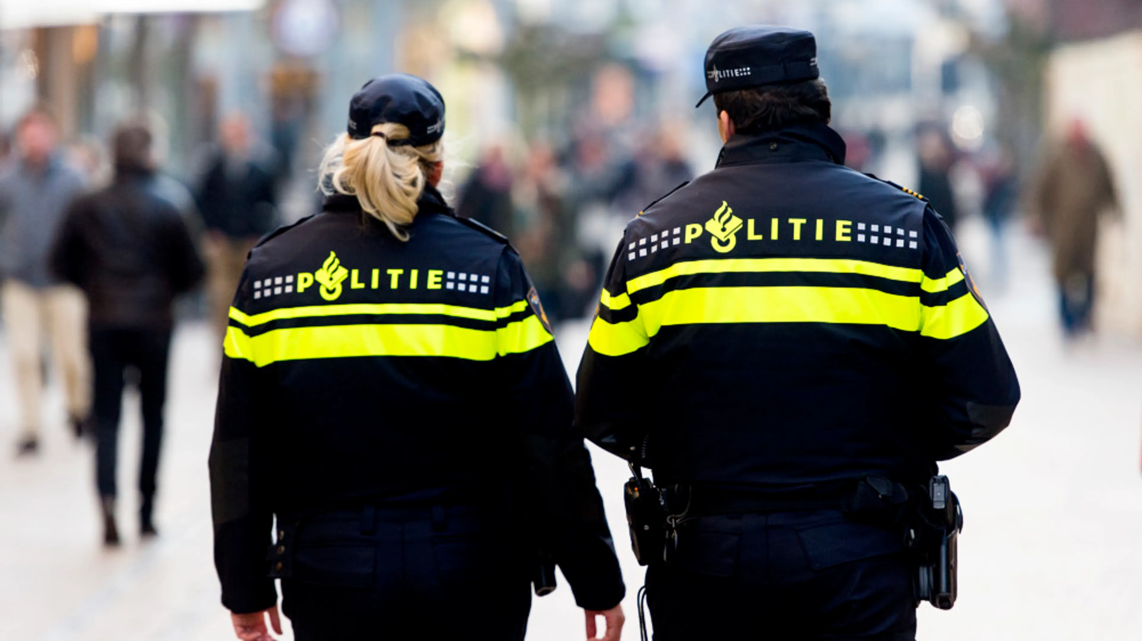 Man en vrouw mishandeld nadat ze in hun gezicht werden gehoest