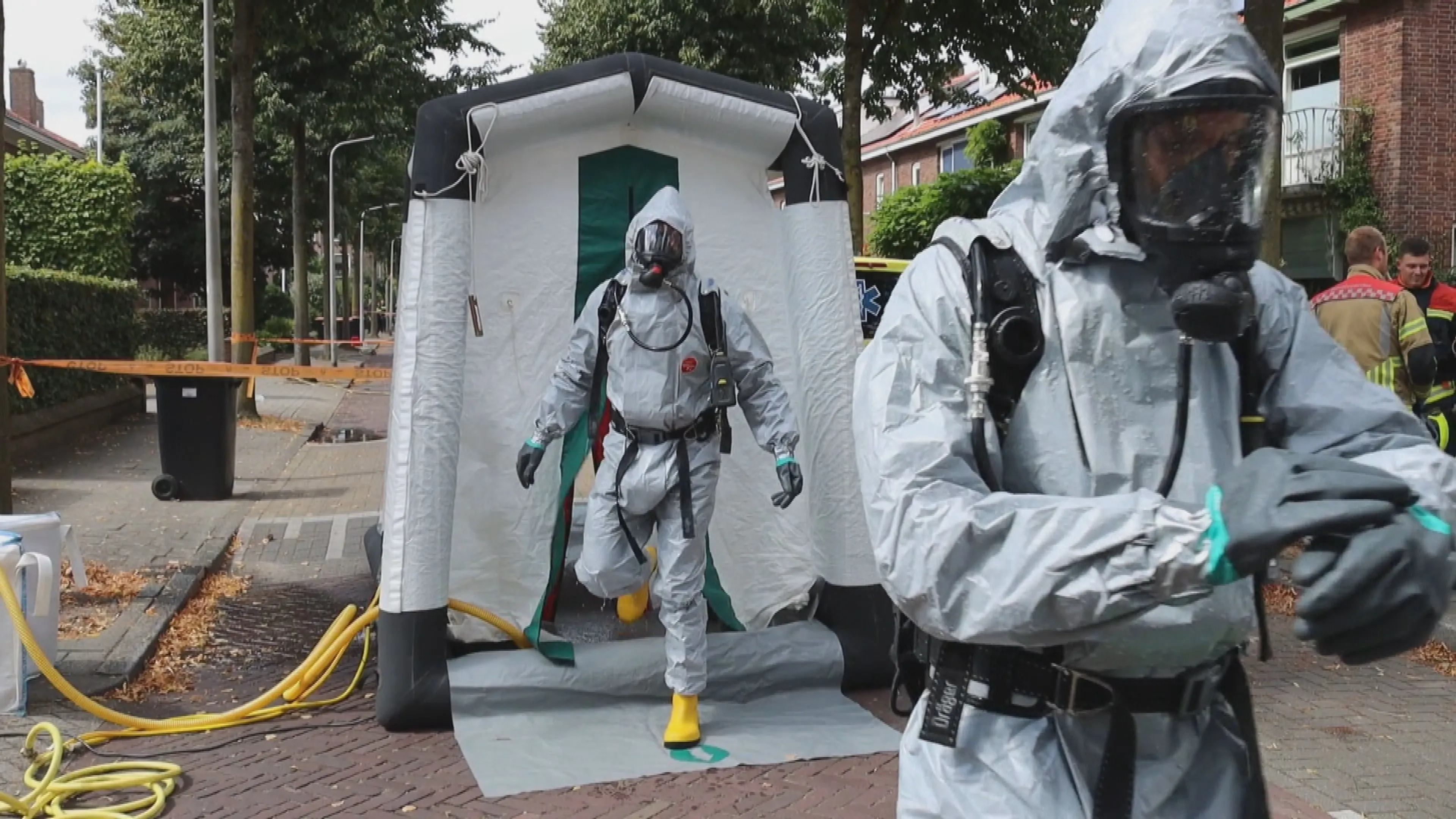 Zes mensen ademen giftig poeder in na ongeluk met bestrijdingsmiddel in Katwijk