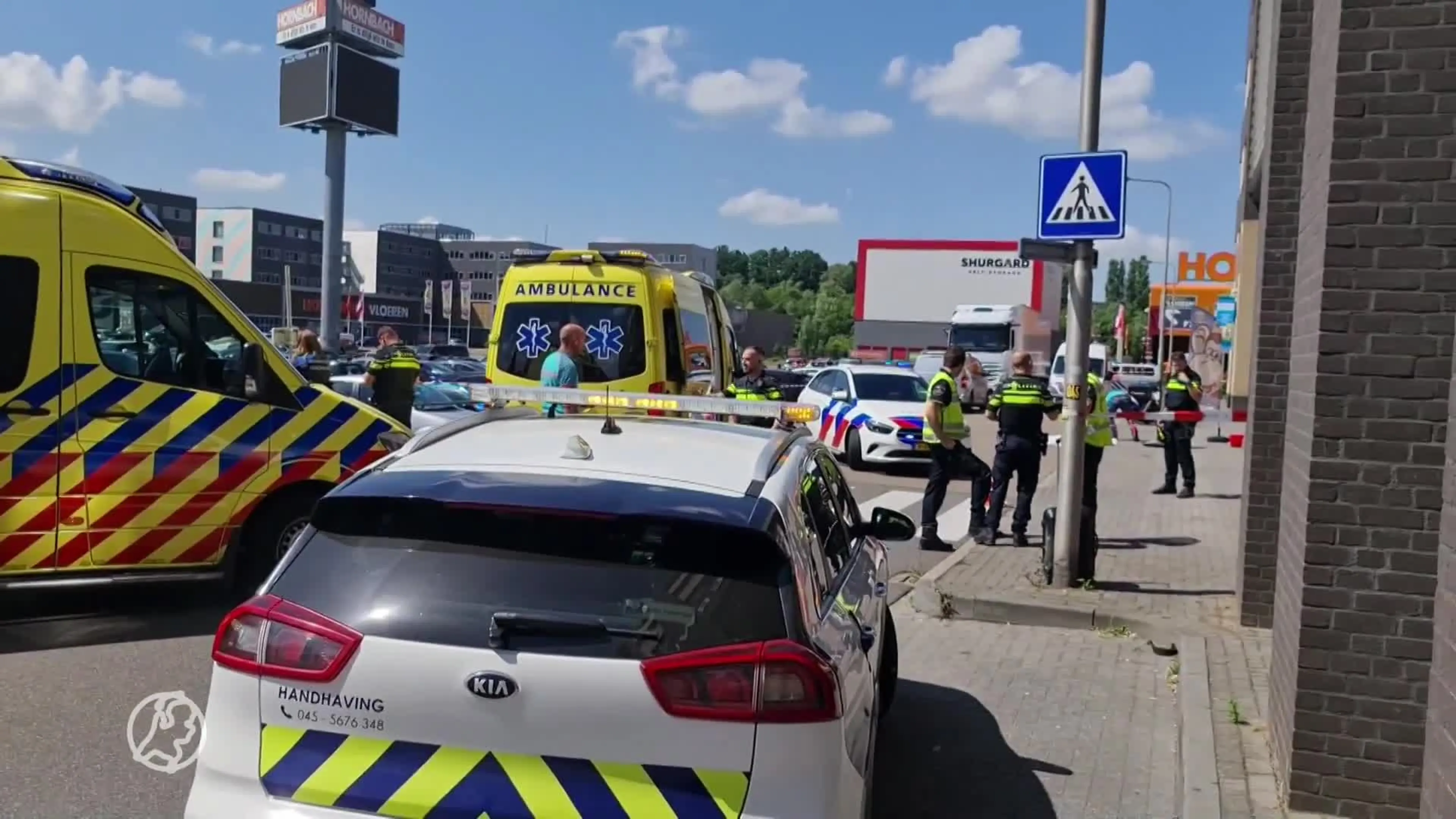Persoon vermoedelijk na ruzie met opzet doodgereden voor speelgoedwinkel