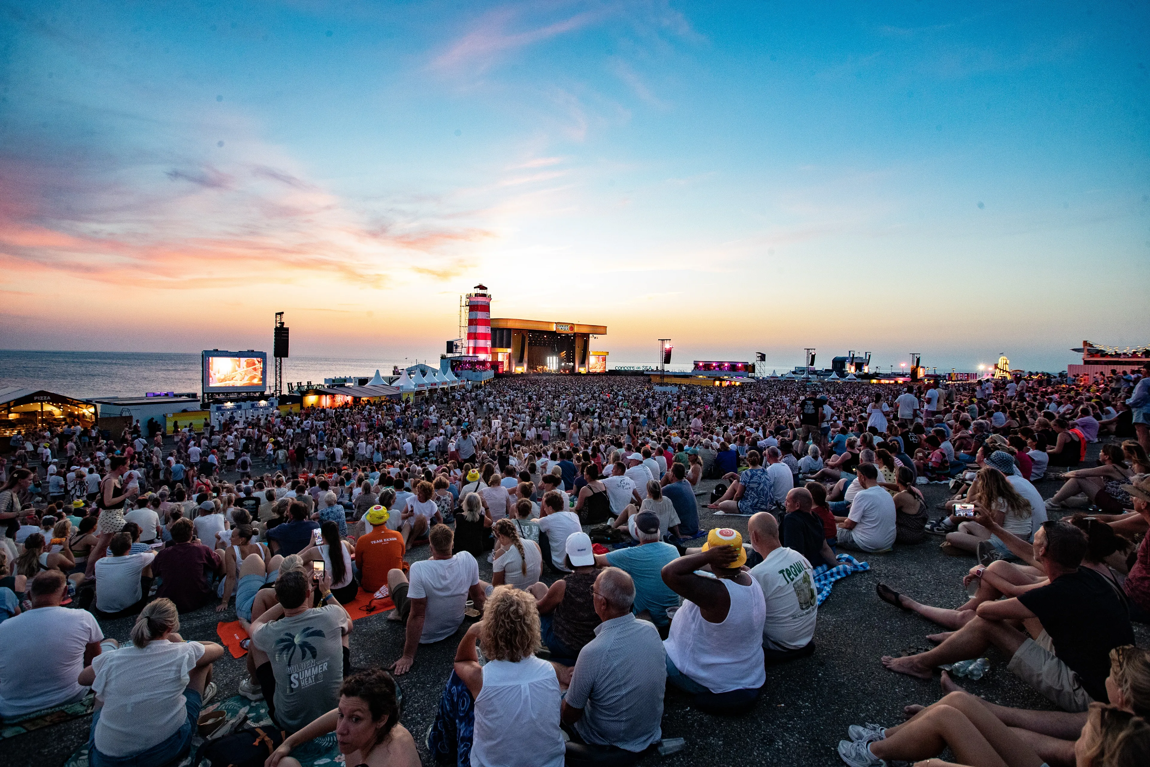 Bliksem ingeslagen bij hoofdpodium Concert at Sea