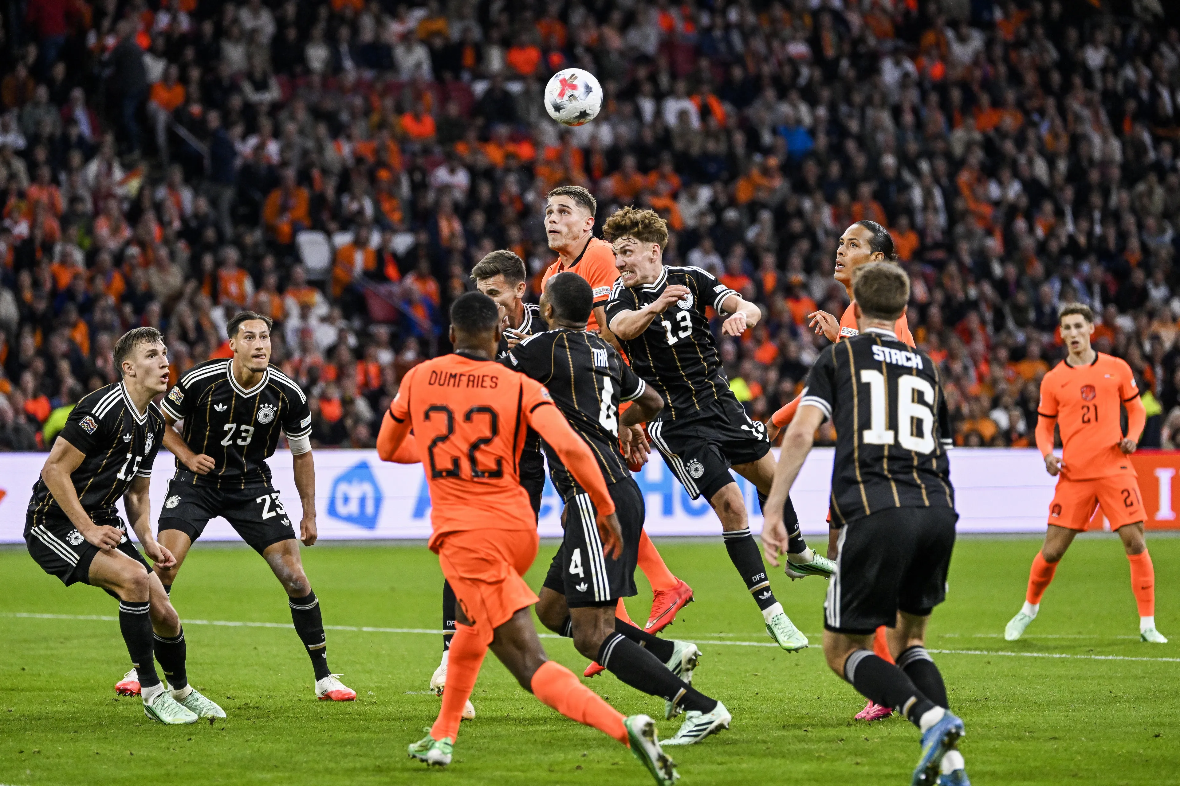Oranje ontsnapt tegen Duitsland bij debuut bondscoach Xavi: 1-1