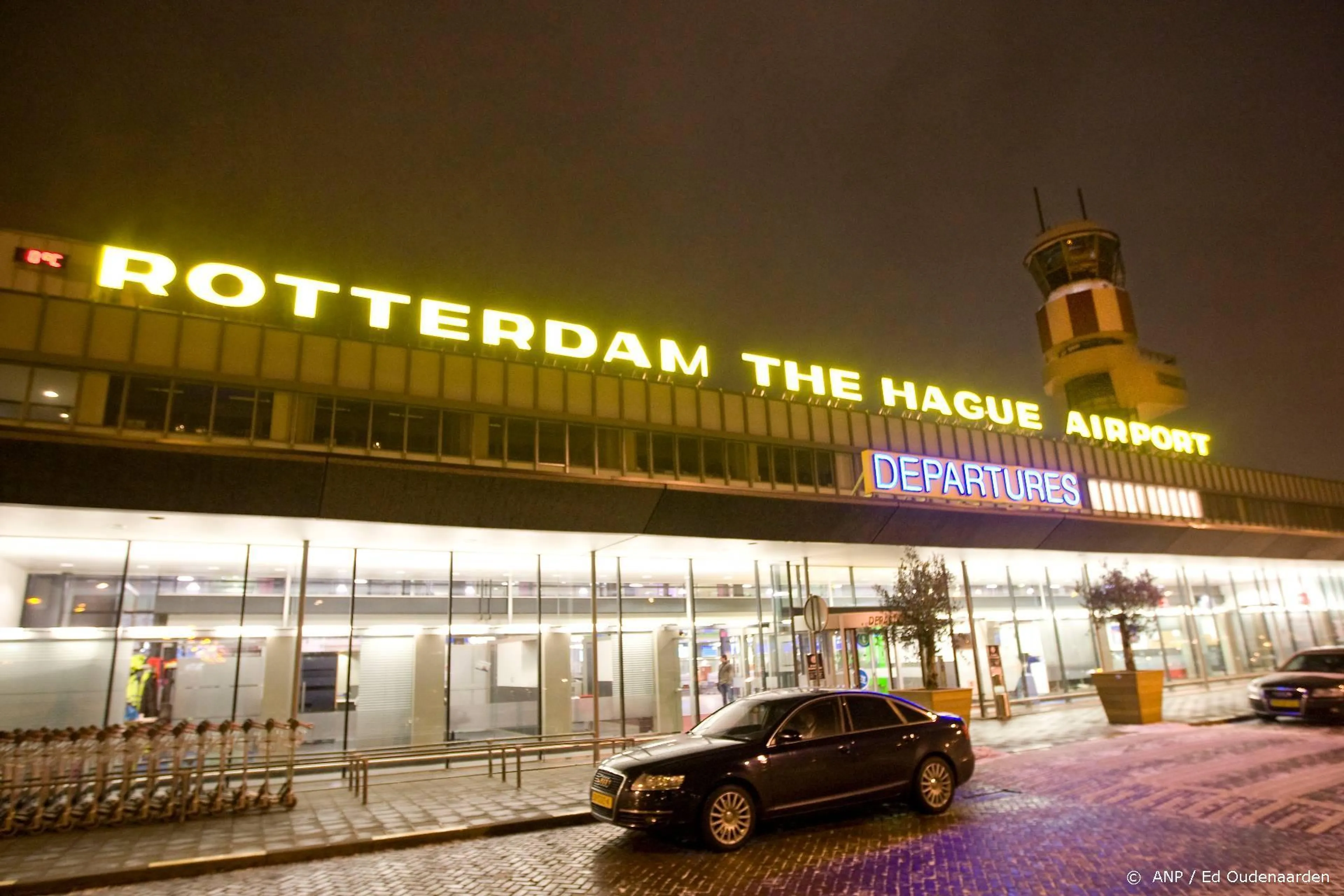 Enige gipsvlucht van het jaar komt aan in Rotterdam