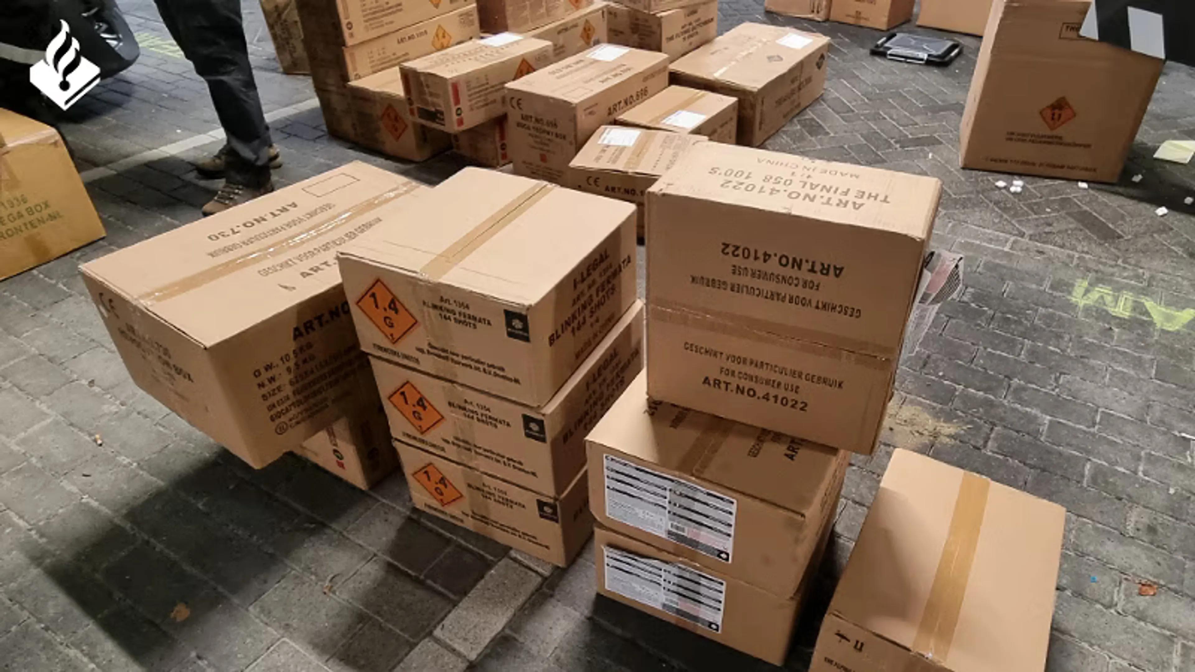 Meer dan 1000 kilo vuurwerk én hennepkwekerij gevonden in huis in Lelystad