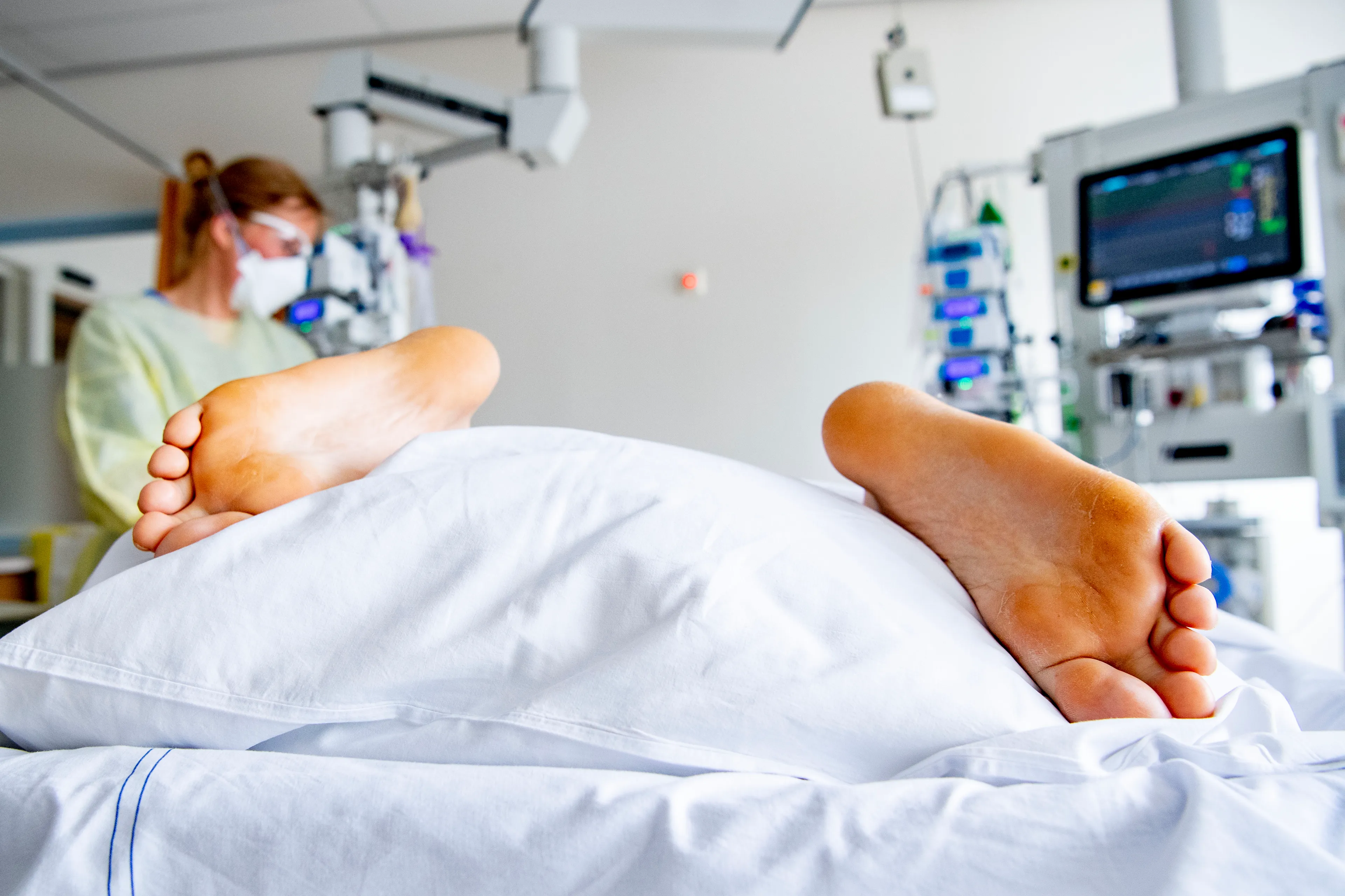 Aantal opnames op intensive care stijgt razendsnel tot boven alarmniveau