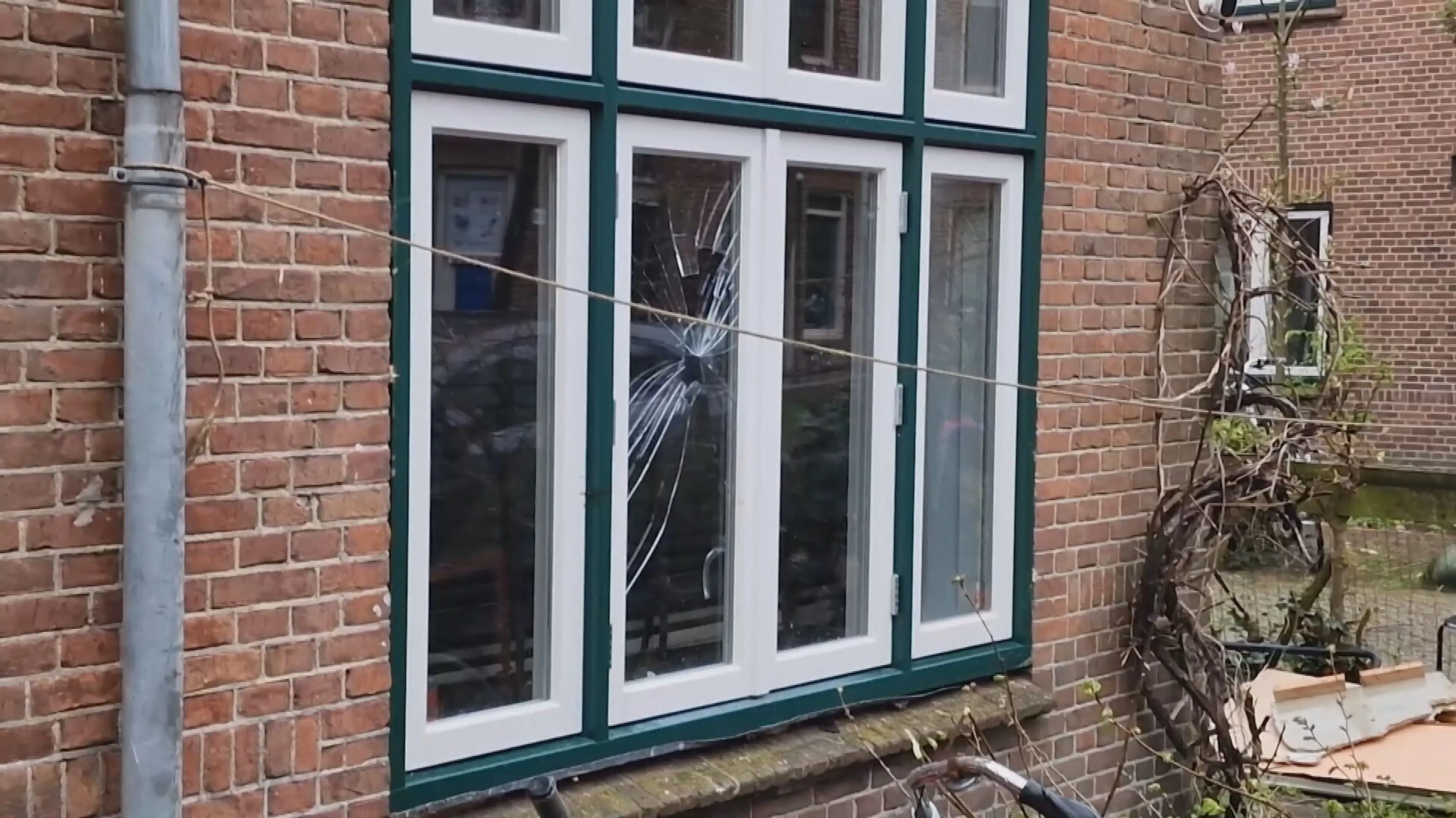 Explosie bij woning Amsterdam-Noord na poging beschieting