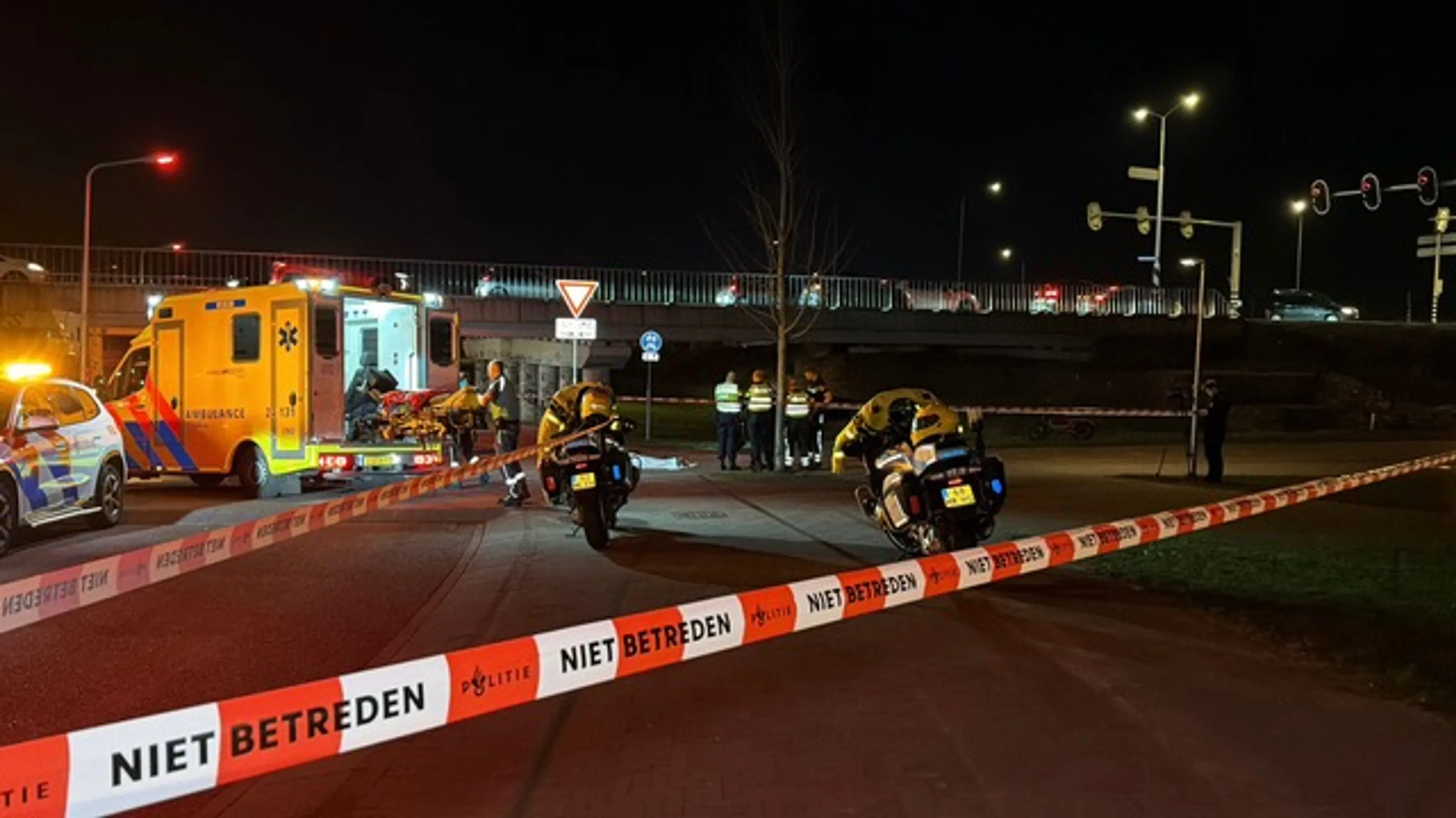 Persoon overleden na frontale aanrijding met scooters in Maastricht
