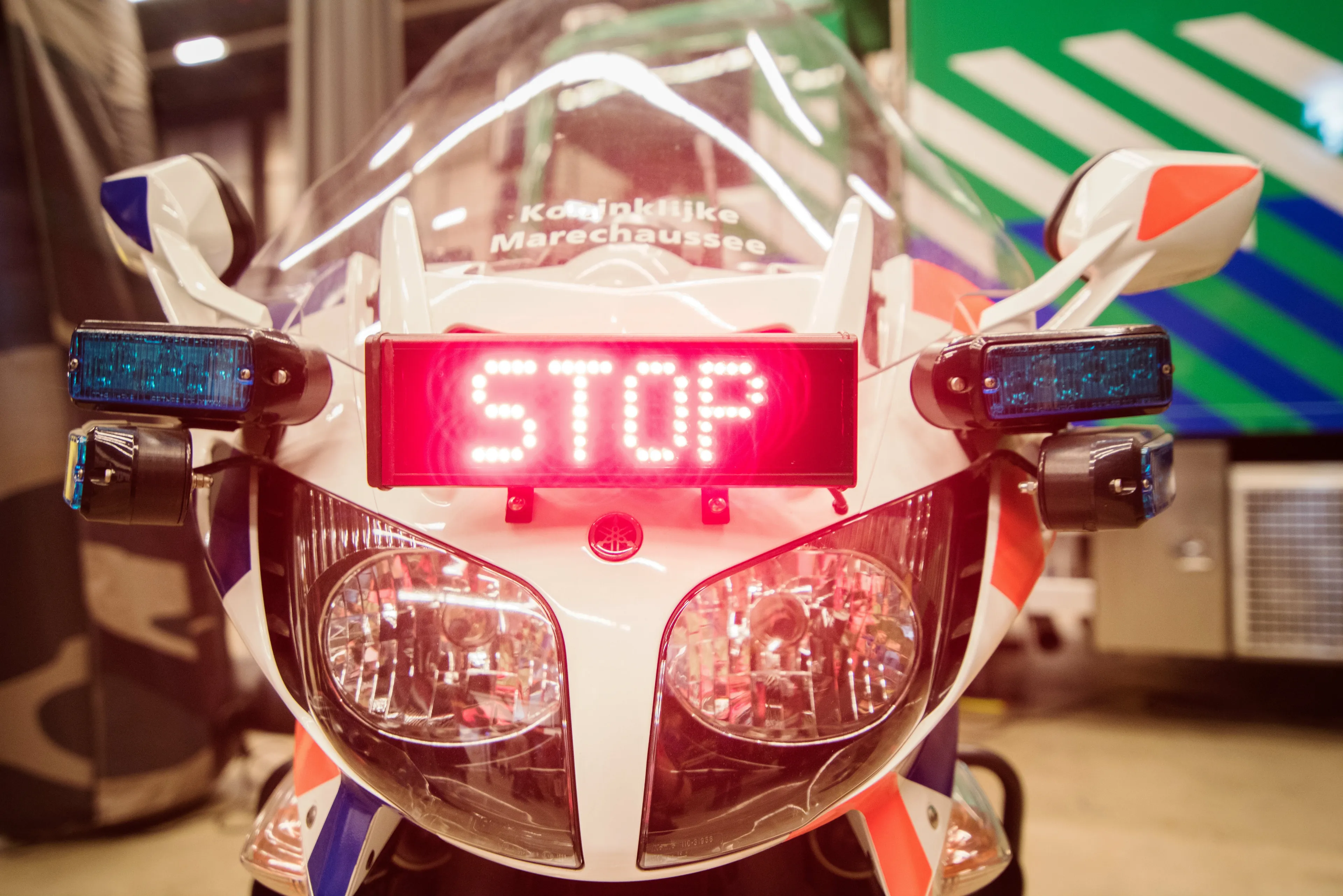 Politie gaat met onopvallende radarwagens hardrijders op de bon slingeren