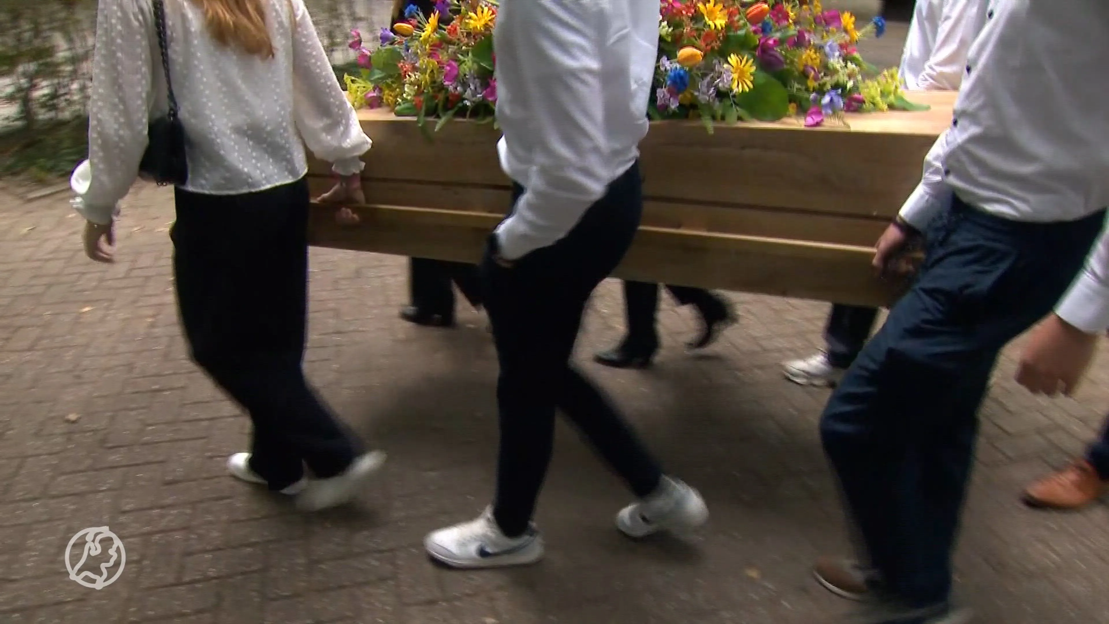 Kerngezonde Paul is op eigen uitvaart: 'Belangrijk over de dood te praten'
