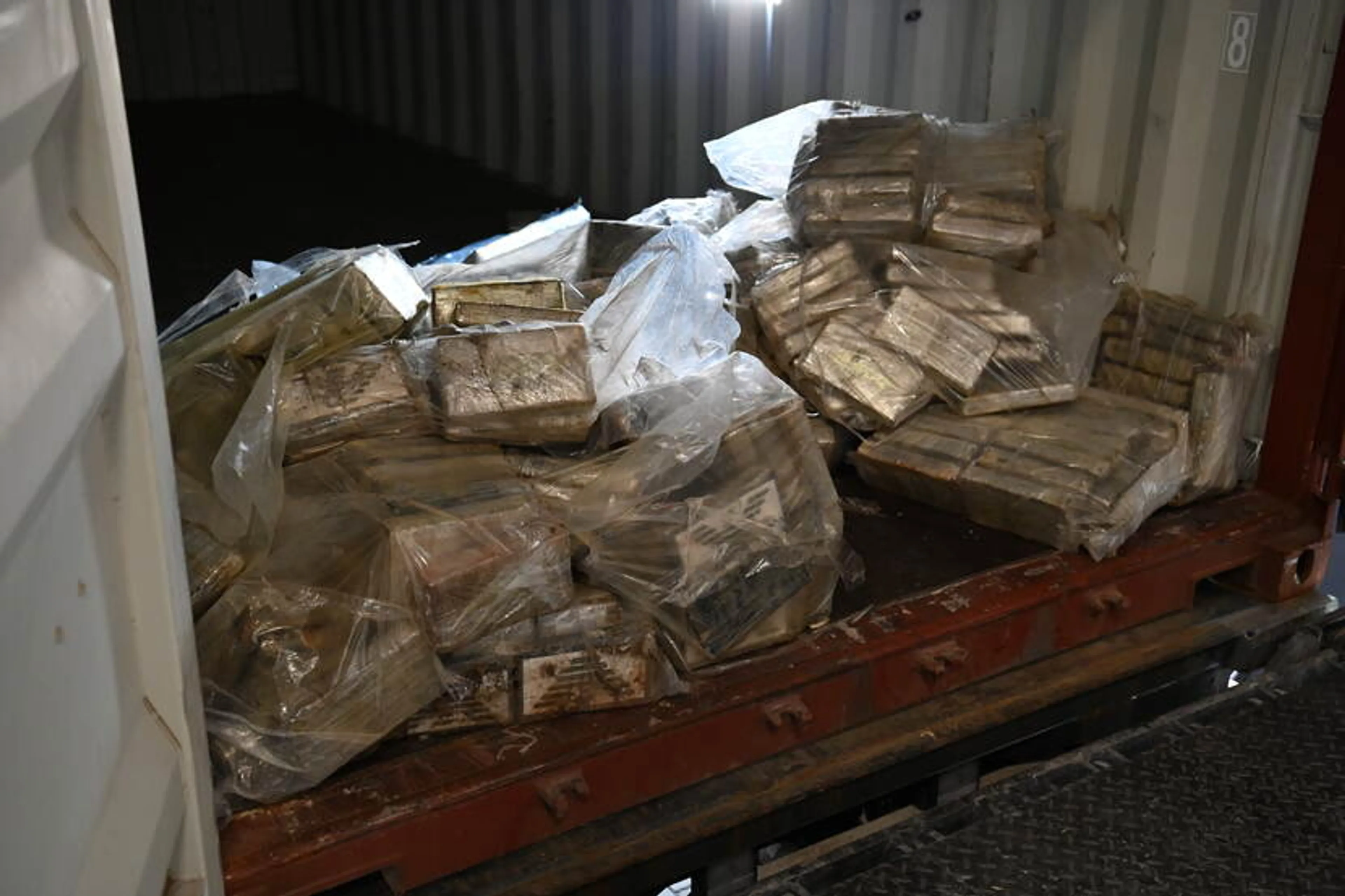 Ruim 500 kilo cocaïne ontdekt op schip in haven Rotterdam