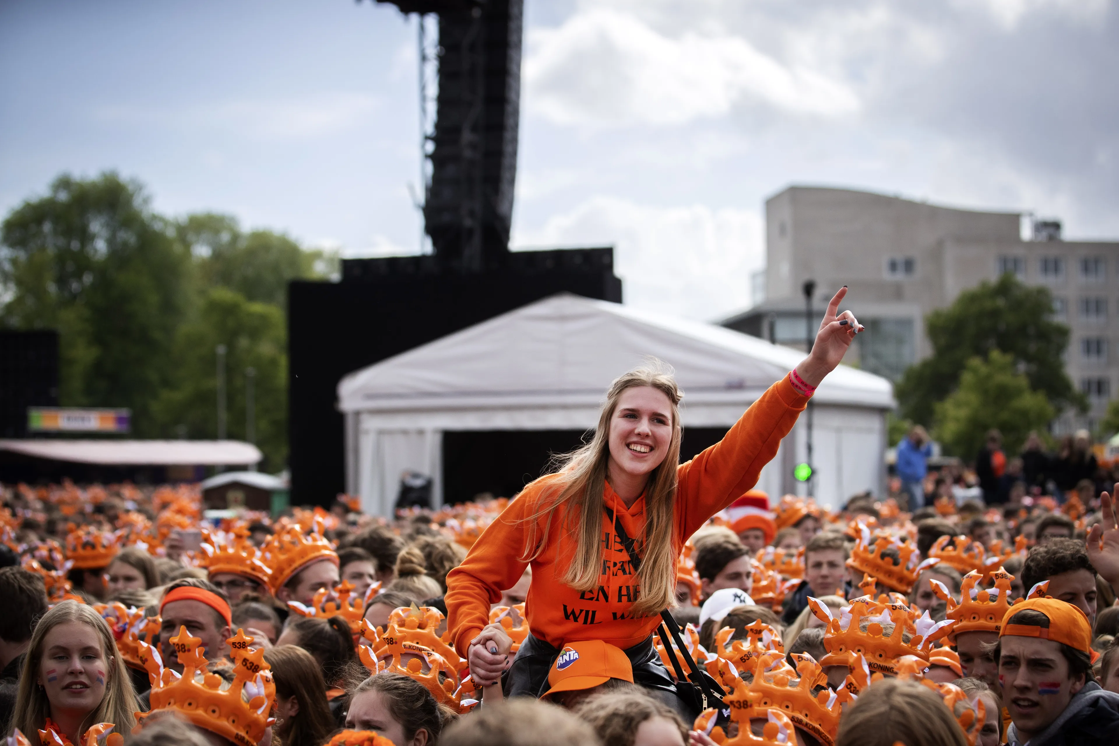 Dit wordt het weer met Koningsdag: vorst(elijke) nacht en royale wolkenvelden