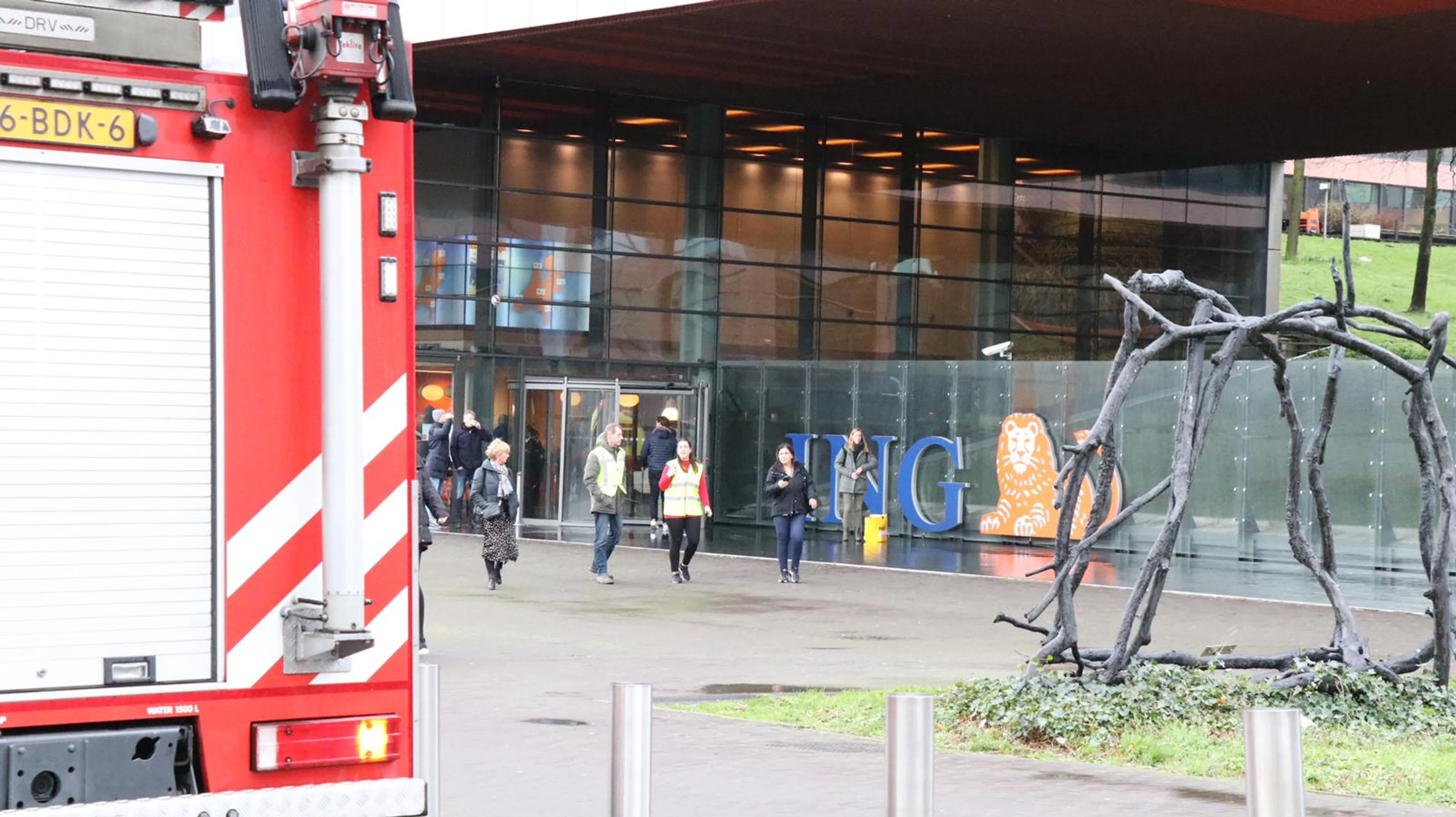 Bombrief ontploft bij ING-kantoor in Amsterdam, geen gewonden
